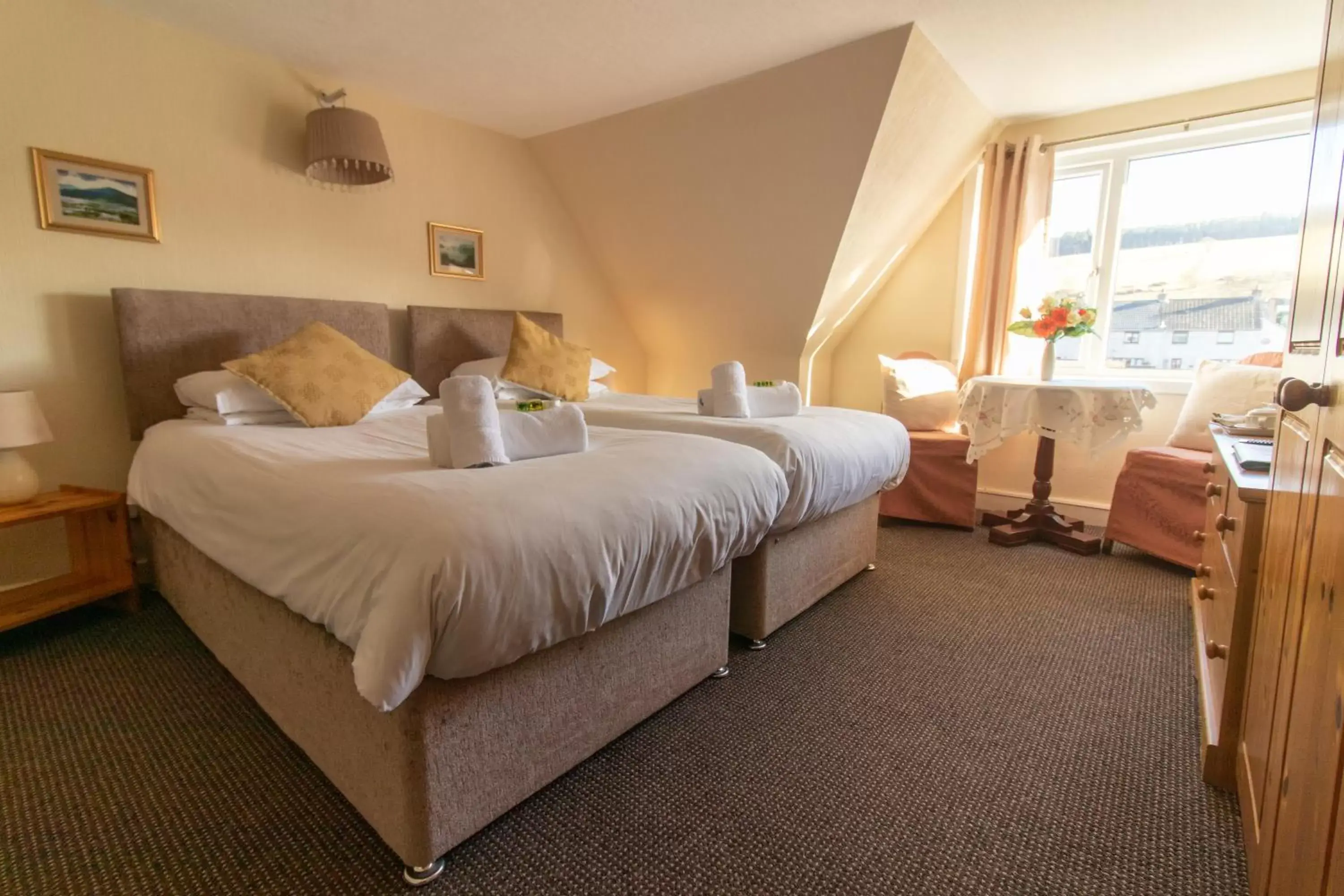 Attic Room in Auld Cross Keys Inn Attic Room in Auld Cross Keys Inn