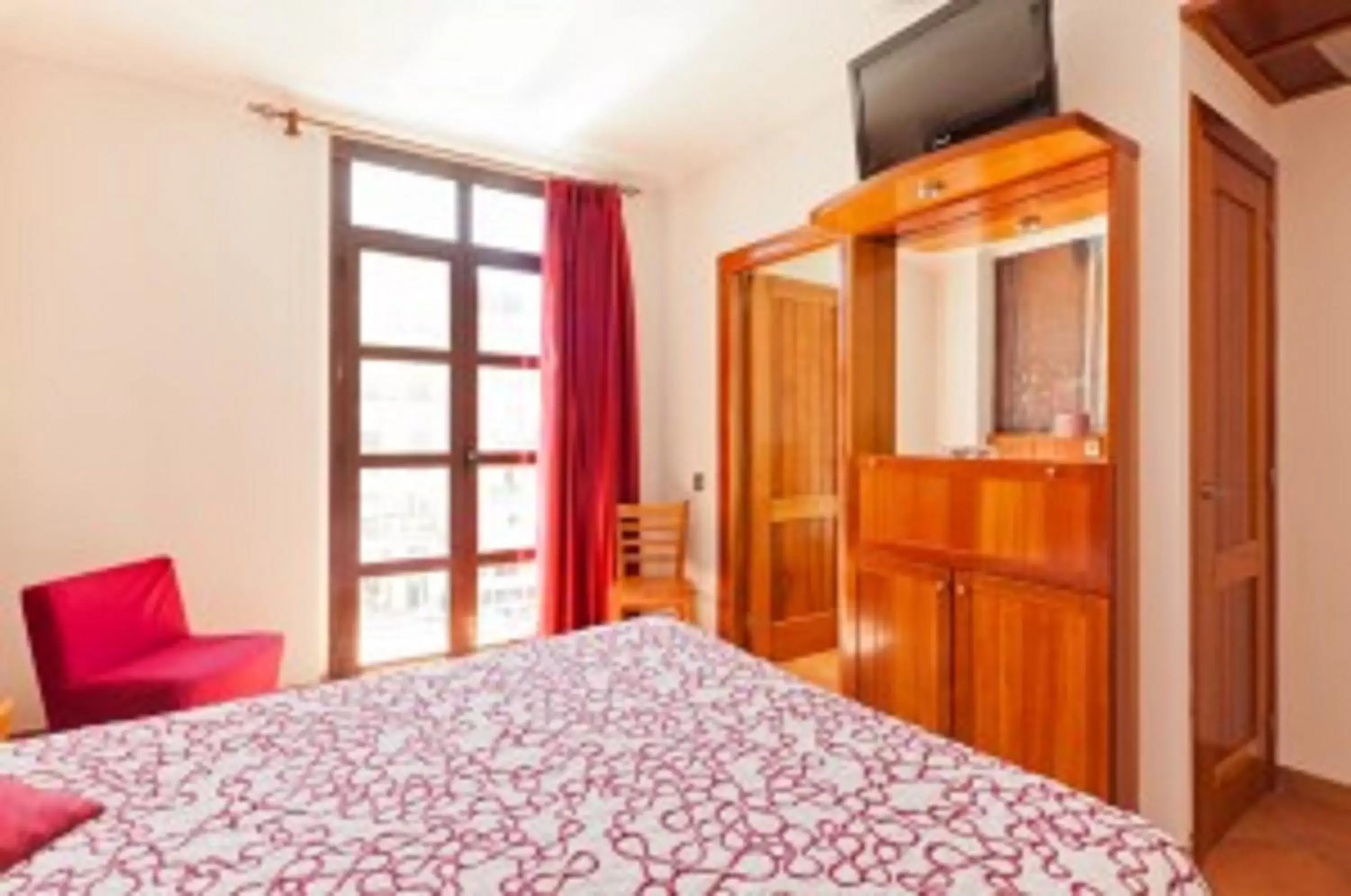 Double or Twin Room with Square View in Plaça De La Font Double or Twin Room with Square View in Plaça De La Font