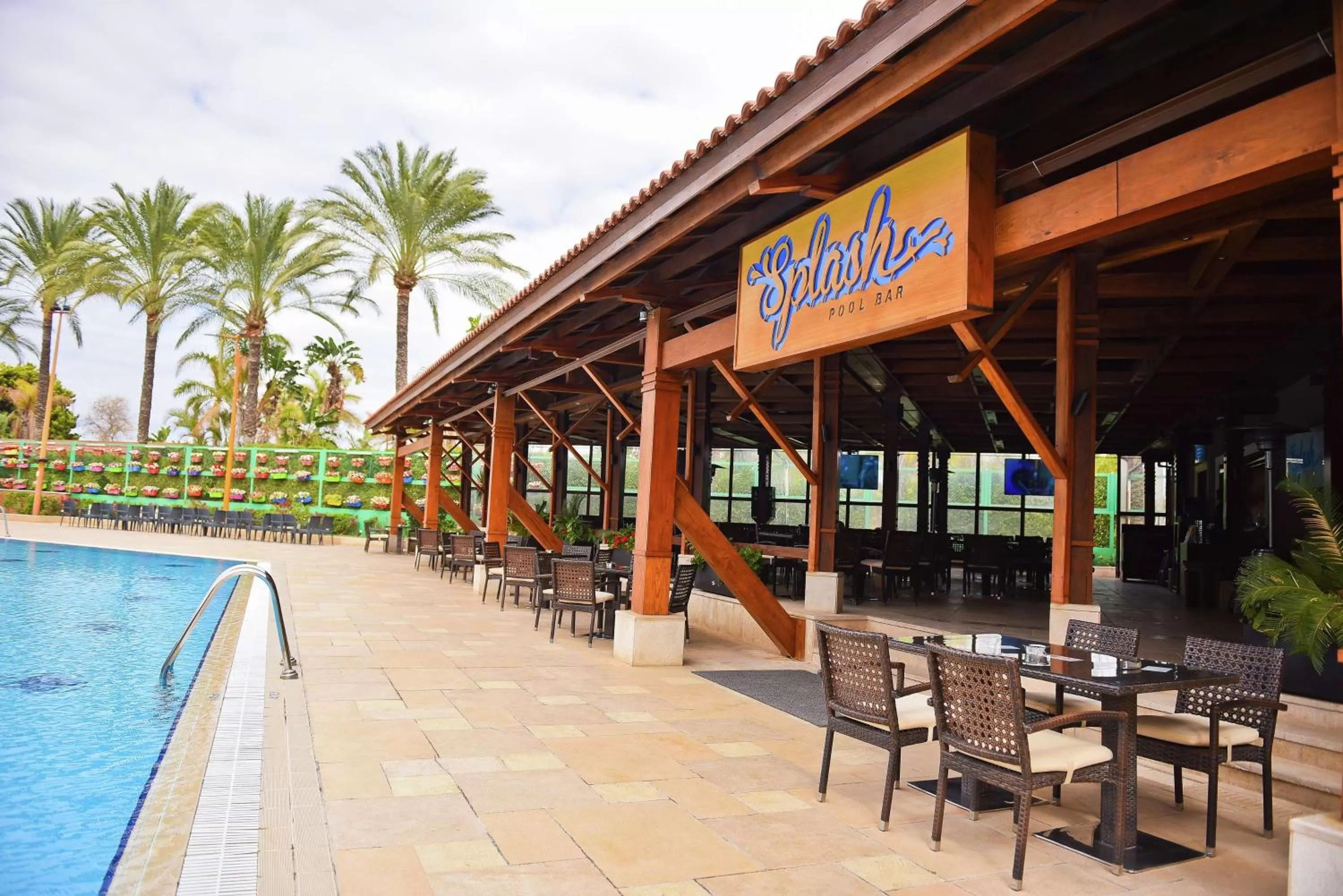 Lounge or bar in Hilton Alexandria King's Ranch Hotel