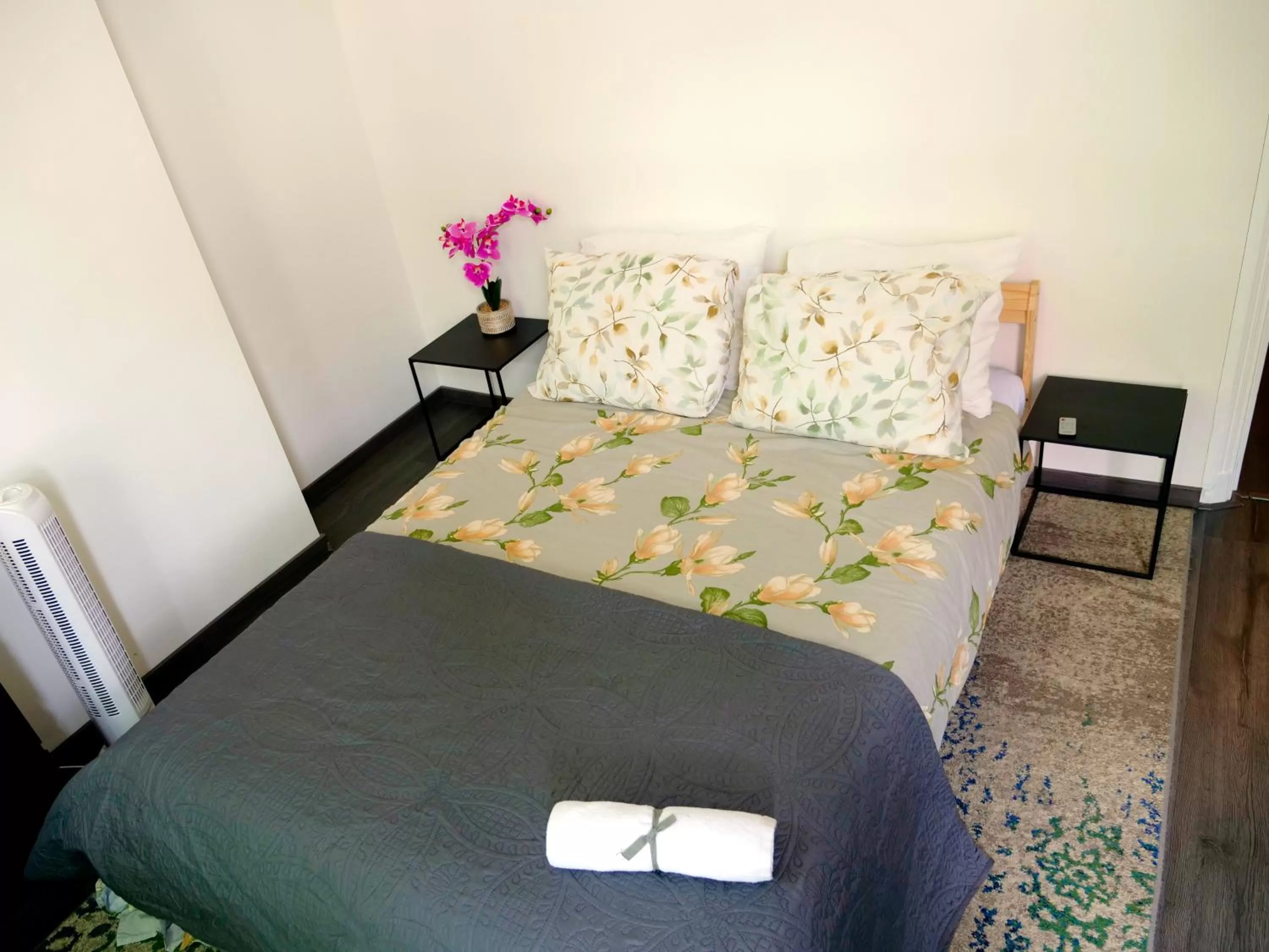 Bedroom, Bed in The Diesel Bed and Breakfast