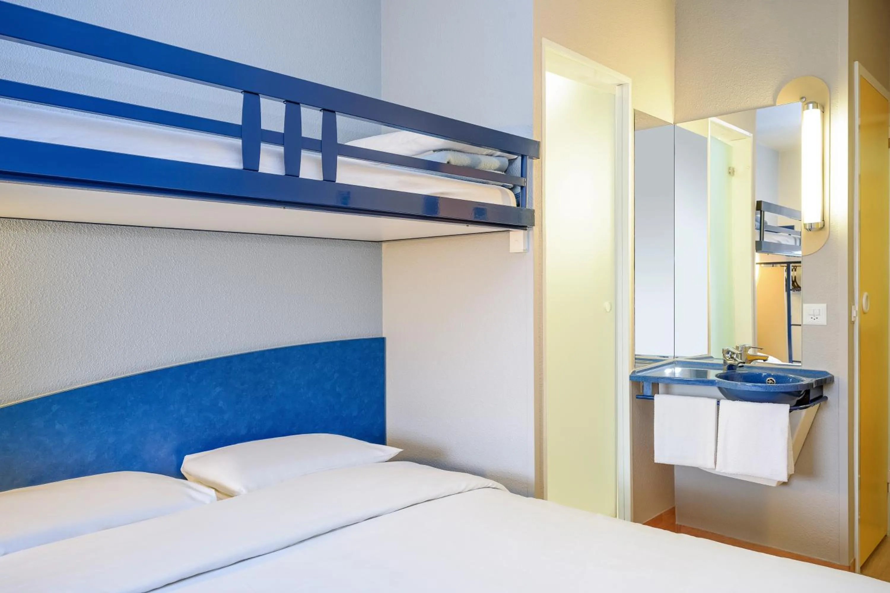 Bed in ibis budget Amboise
