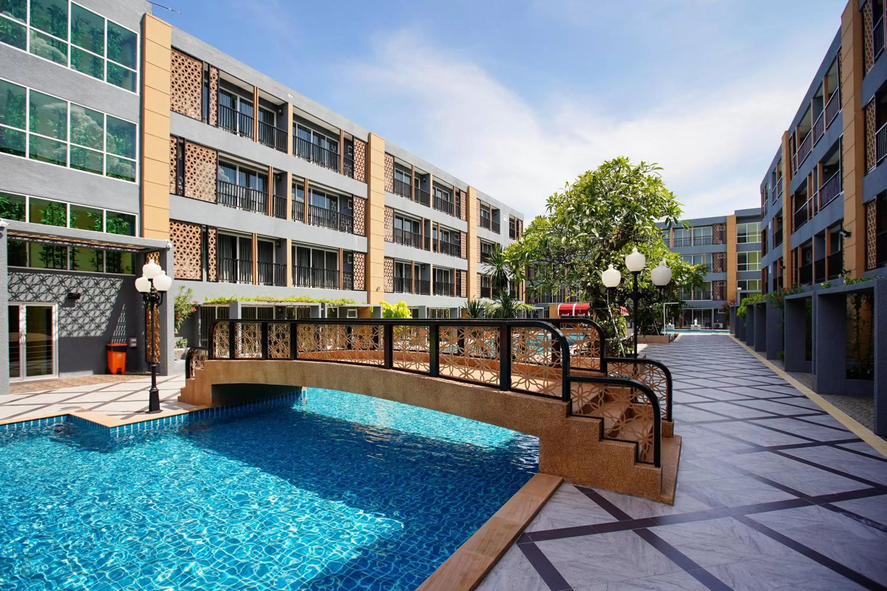 Swimming pool in Golden Sea Hua Hin - SHA Extra Plus