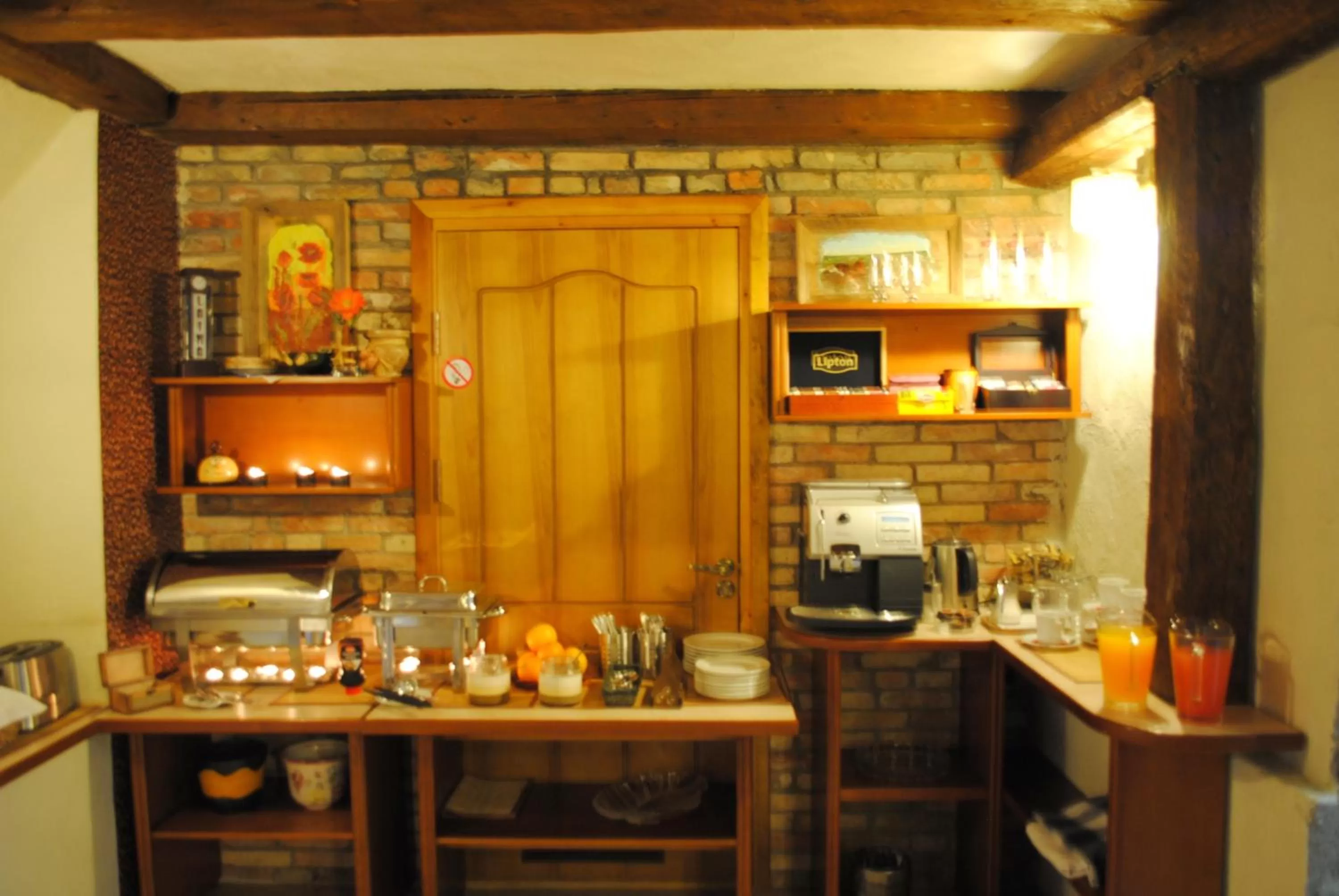 Food and drinks, Restaurant/Places to Eat in Hotel Vilhelmine