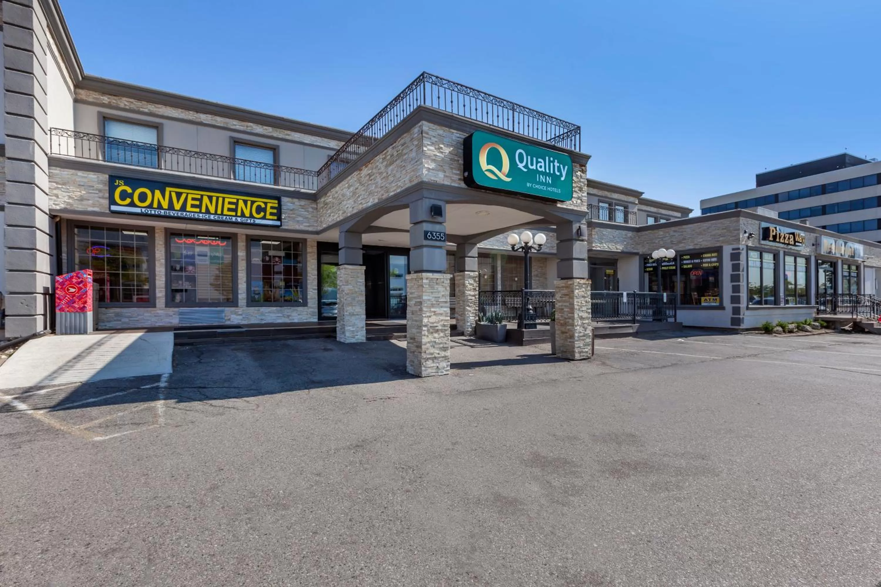 Property building in Quality Inn Toronto Airport