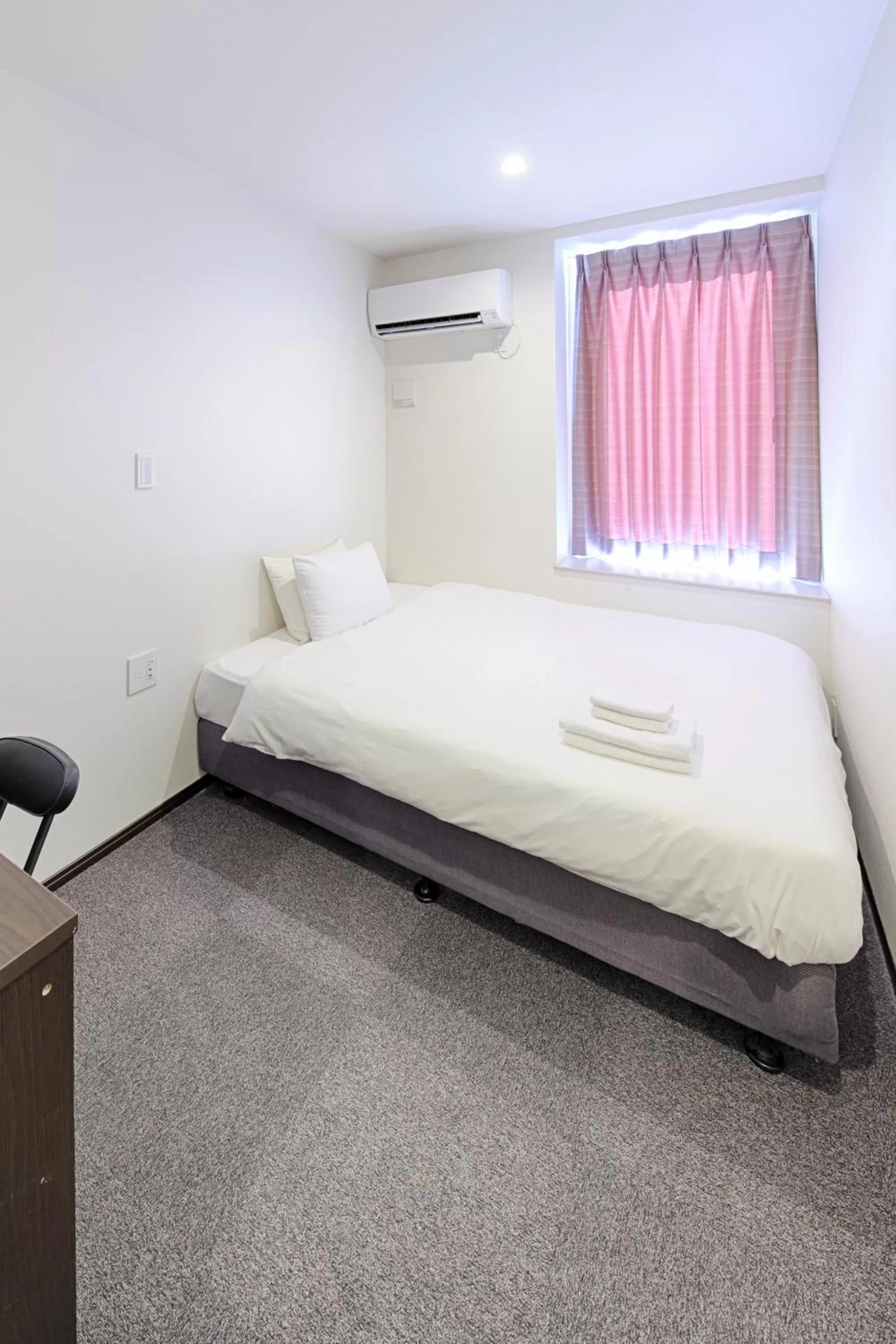 Bedroom, Bed in HOTEL THE POINT Kyoto Station South