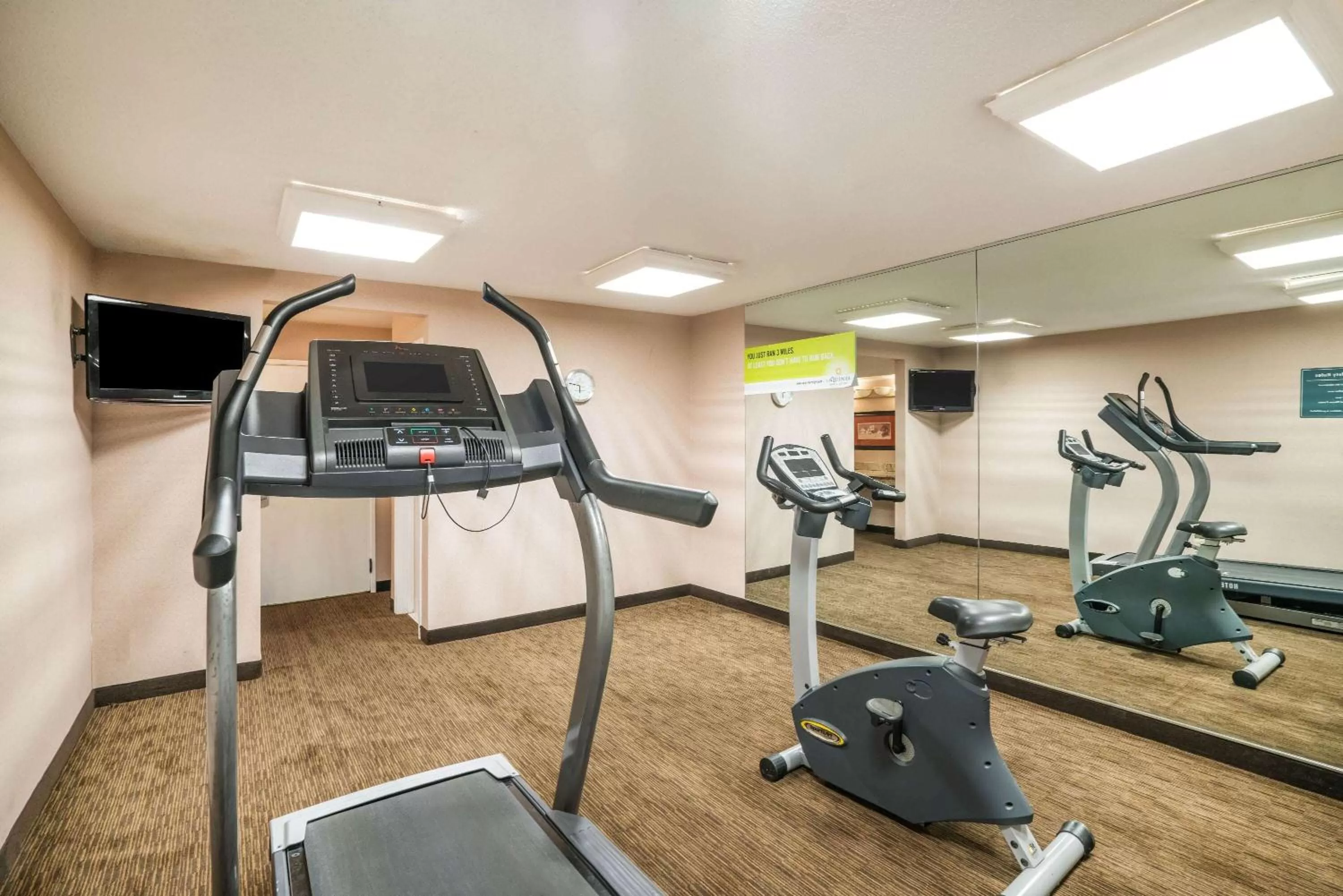 Fitness centre/facilities in La Quinta by Wyndham Nashville Franklin