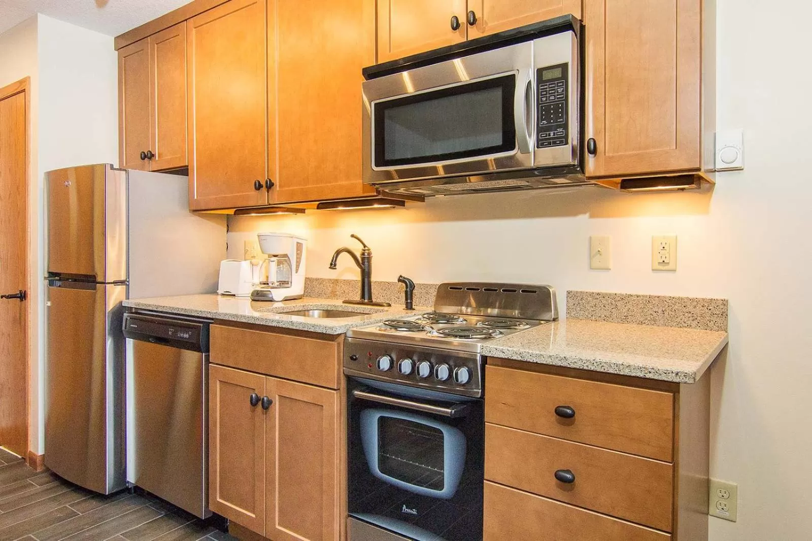 Kitchen/Kitchenette in Caribou Highlands Lodge