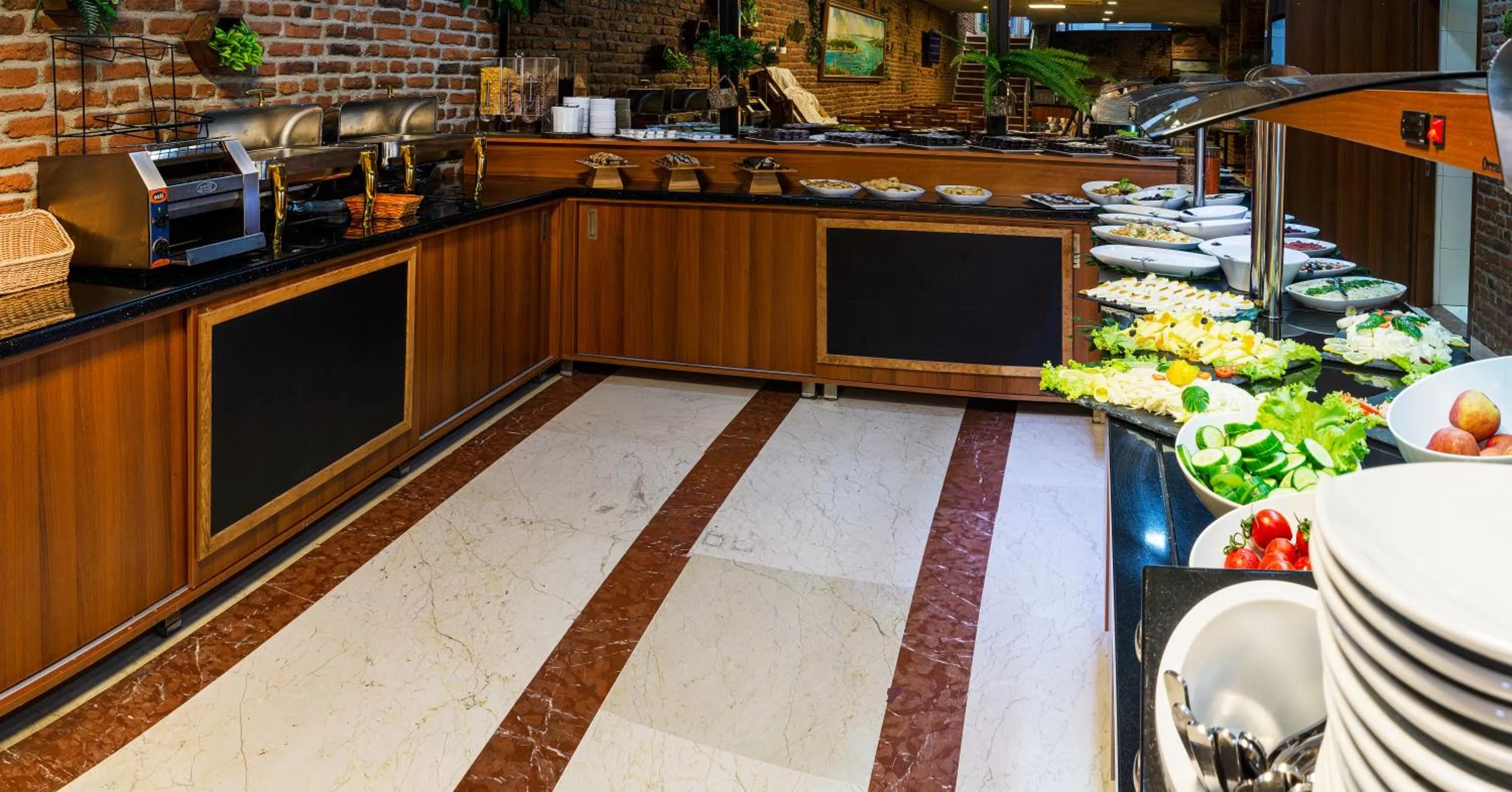 Restaurant/places to eat in Aprilis Hotel - Special Category