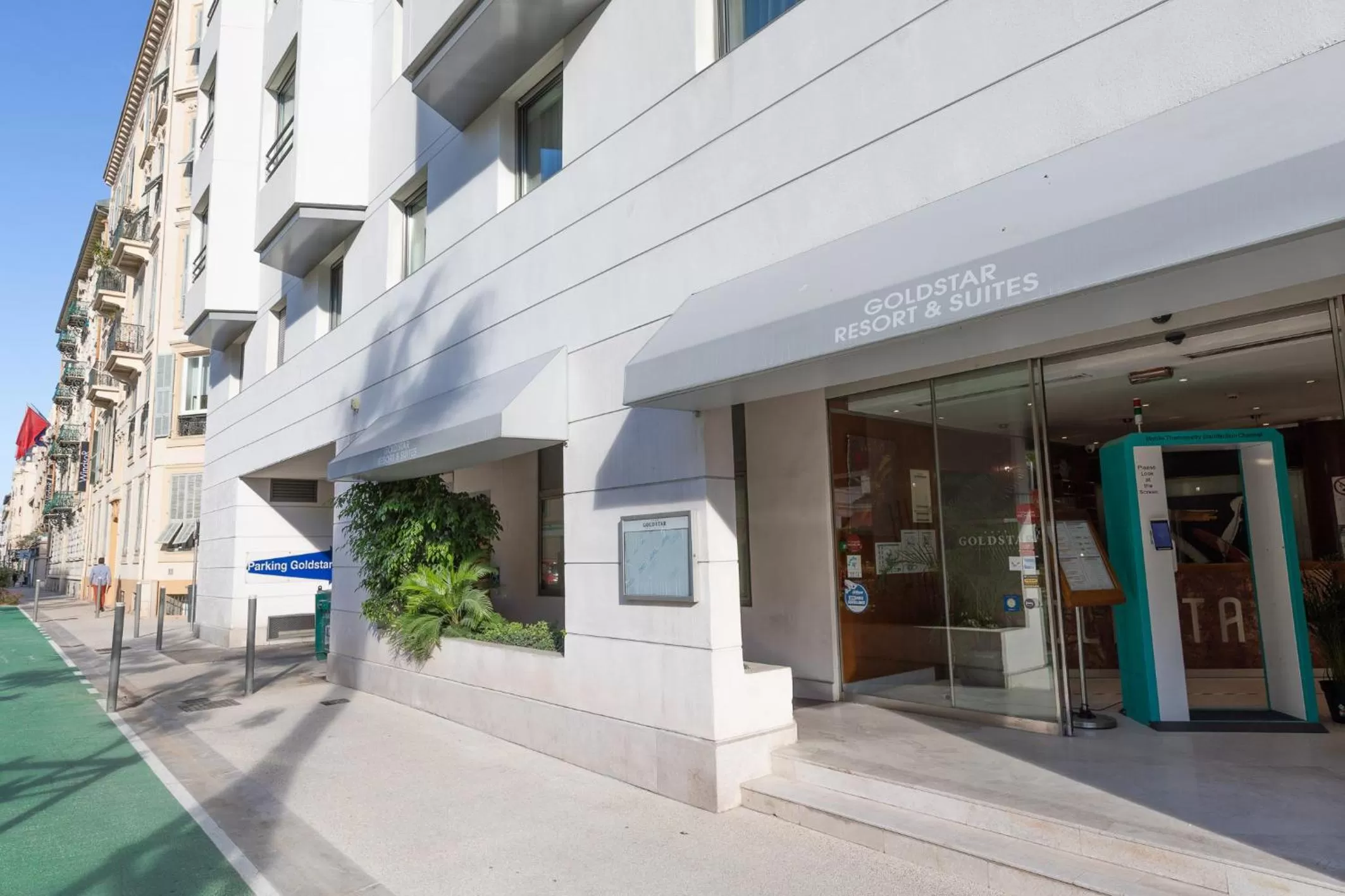 Facade/entrance in Goldstar Apartments & Suites