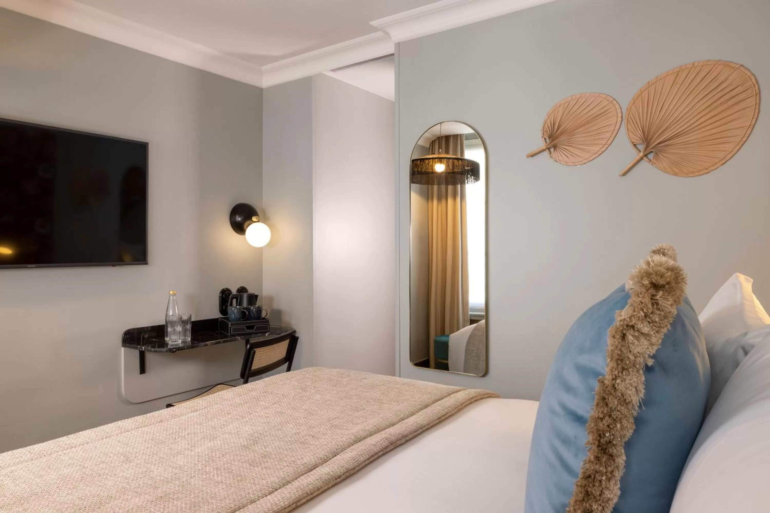 Bedroom, Bed in Hotel Bloum