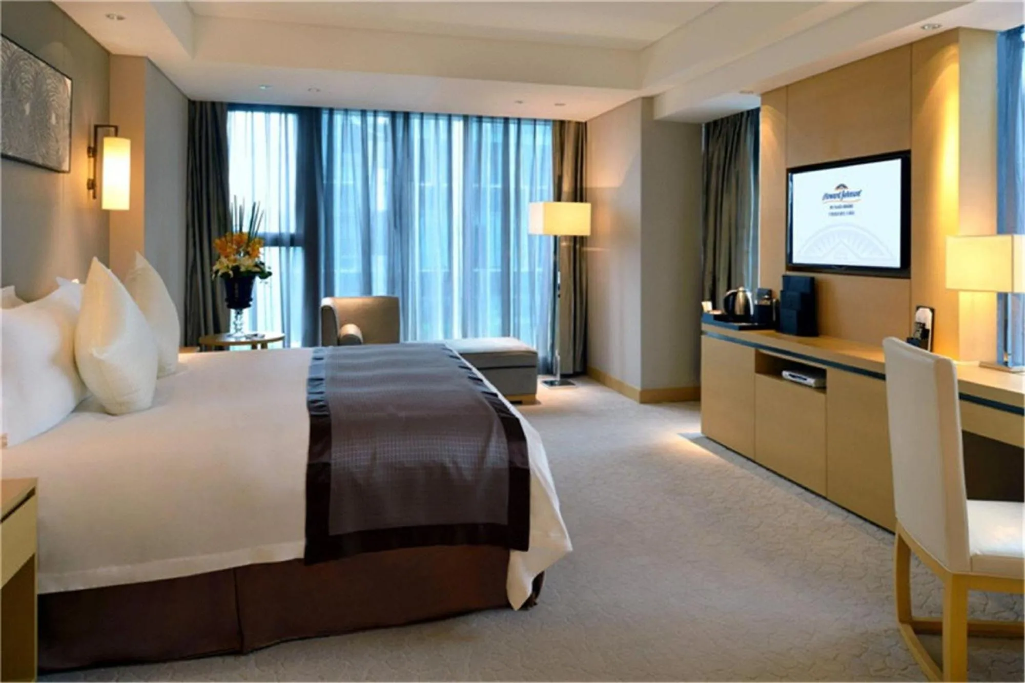 Bed in Howard Johnson IFC Plaza Ningbo