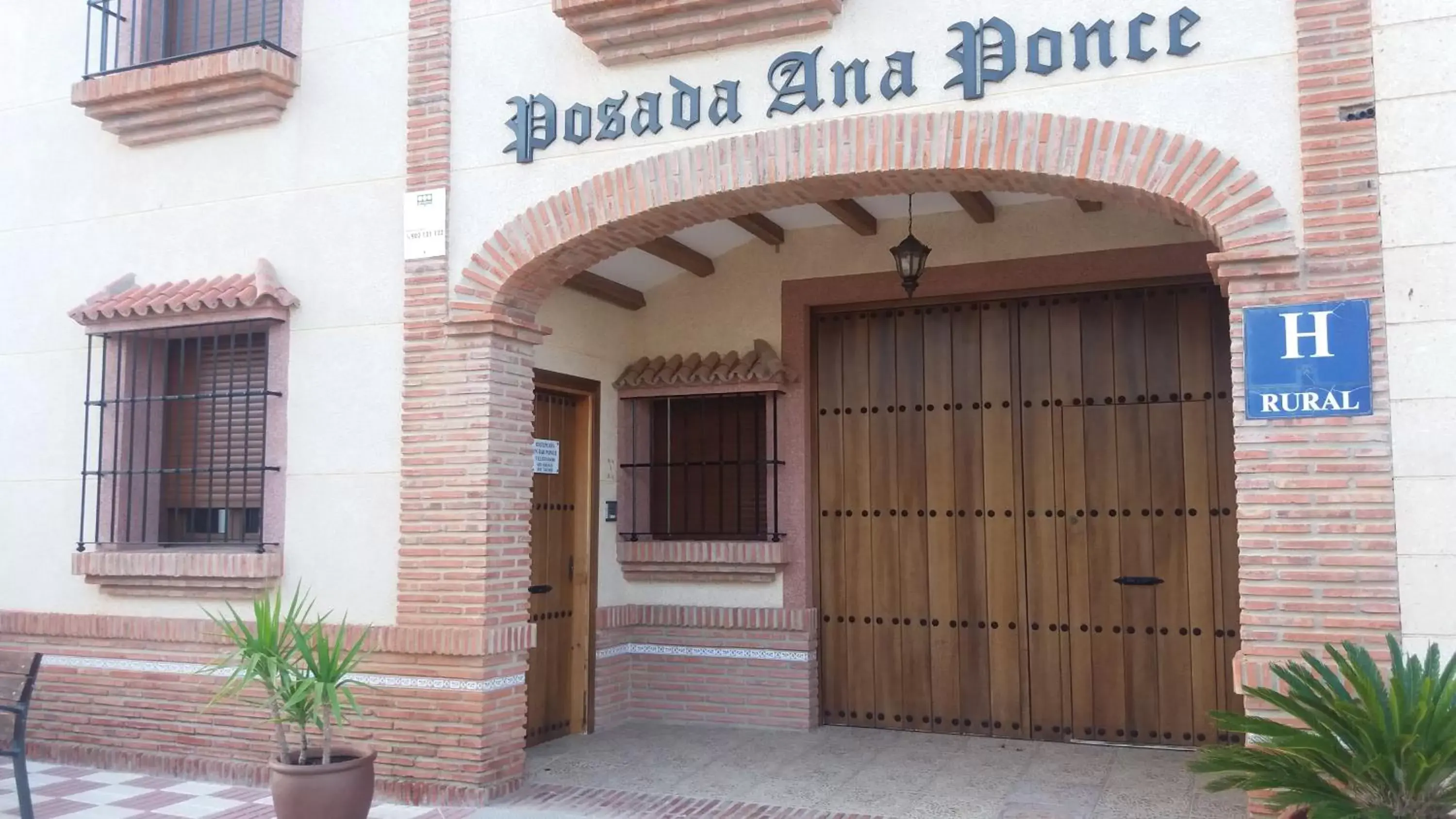 Facade/entrance in Posada Ana Ponce Facade/entrance in Posada Ana Ponce