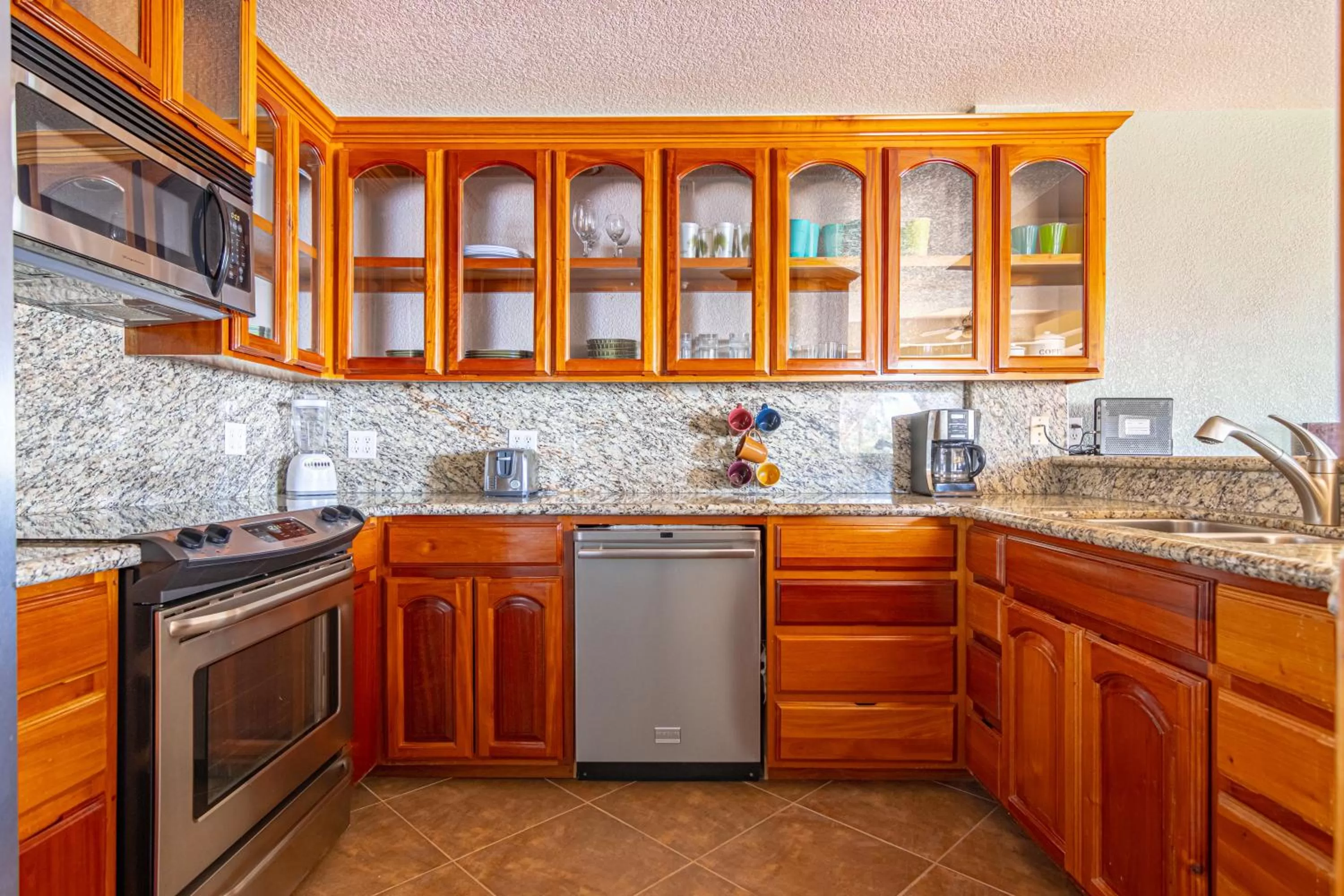 Coffee/tea facilities, Kitchen/Kitchenette in Lighthouse Beach Villas