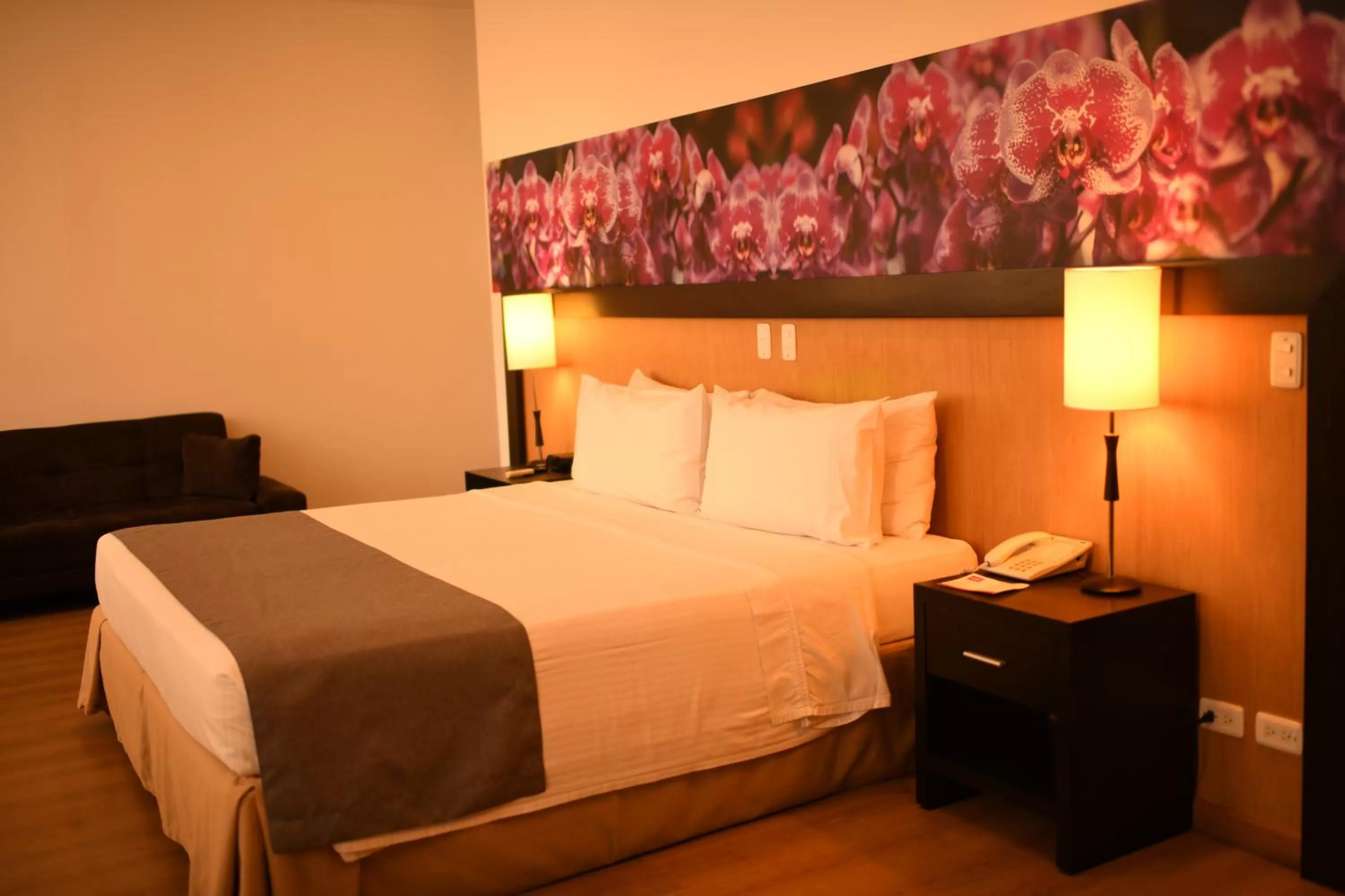 Bed in Best Western Plus Hotel Sandiego