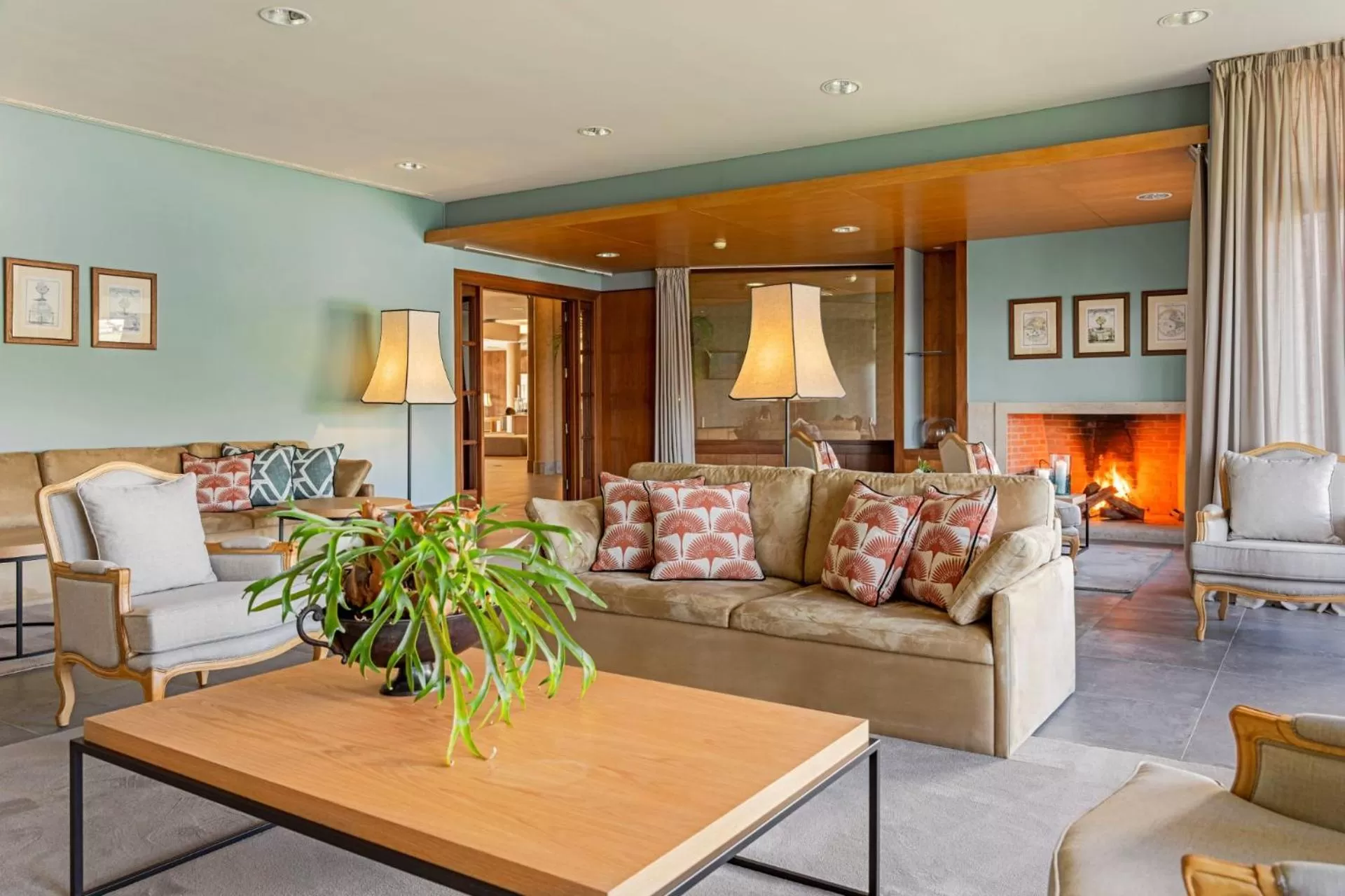 Communal lounge/ TV room in Terceira Mar Hotel