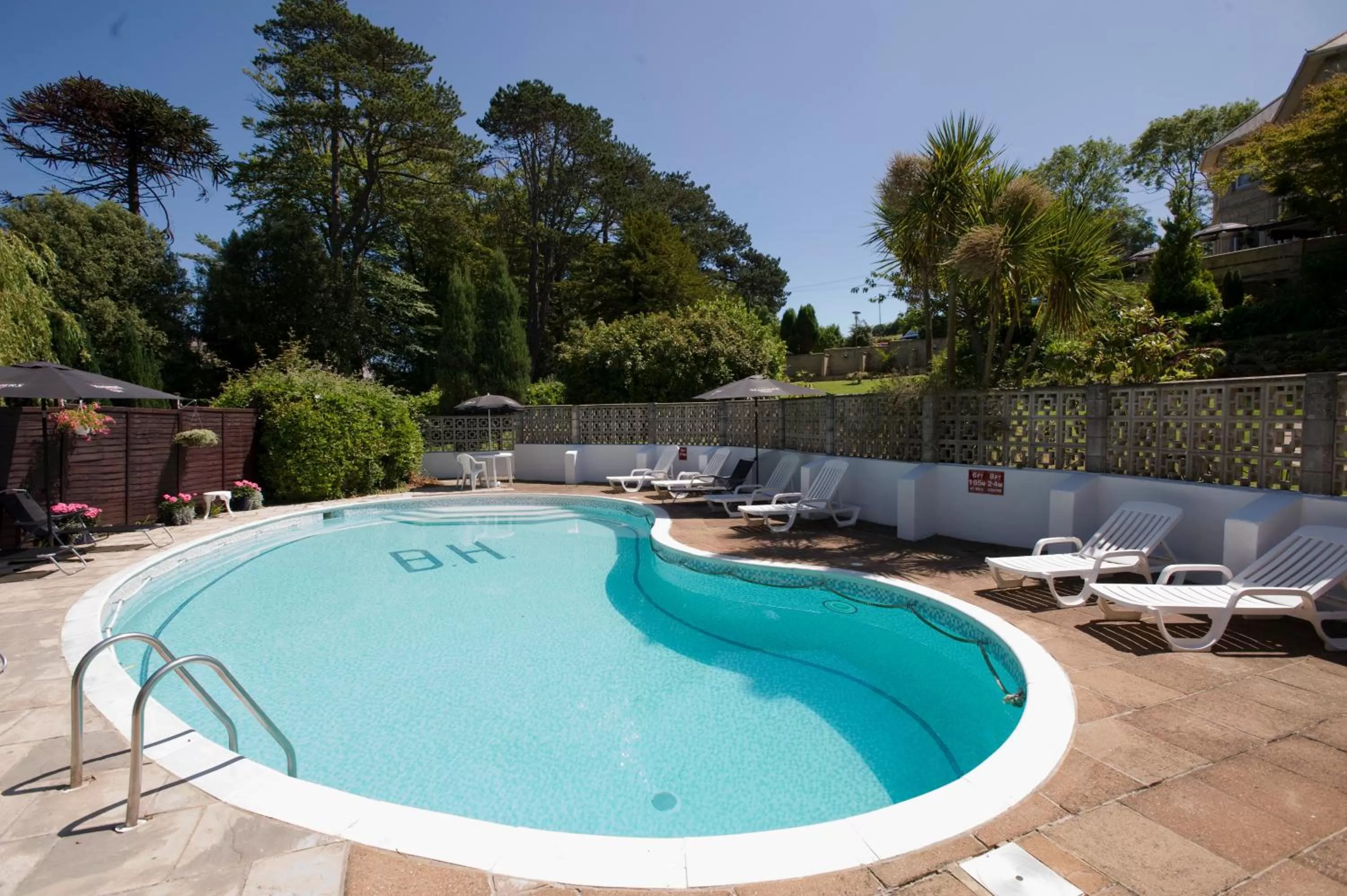 Swimming pool in Bourne Hall Country Hotel