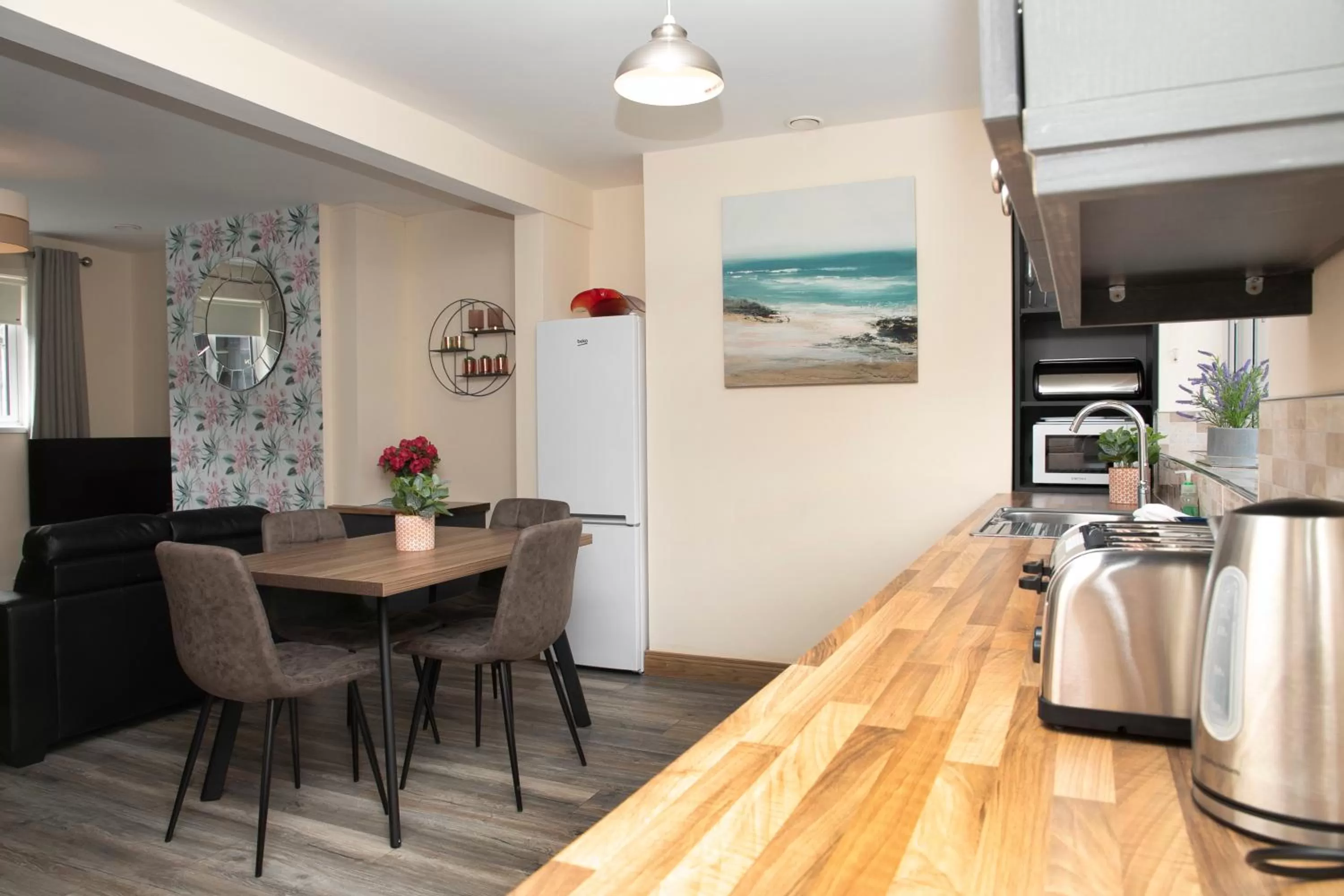 Kitchen or kitchenette in Arch House B&B & Apartments