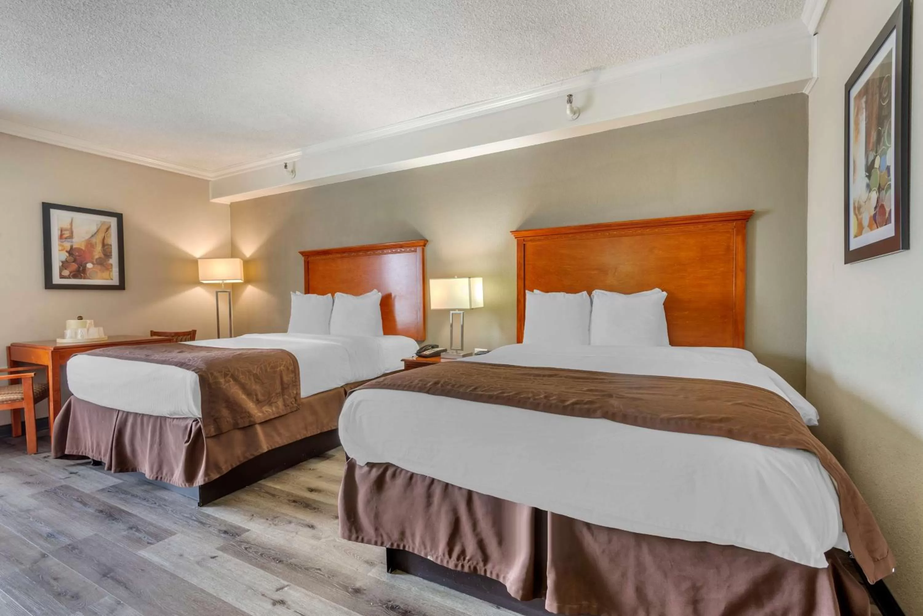 Bedroom in Best Western Fort Washington Inn