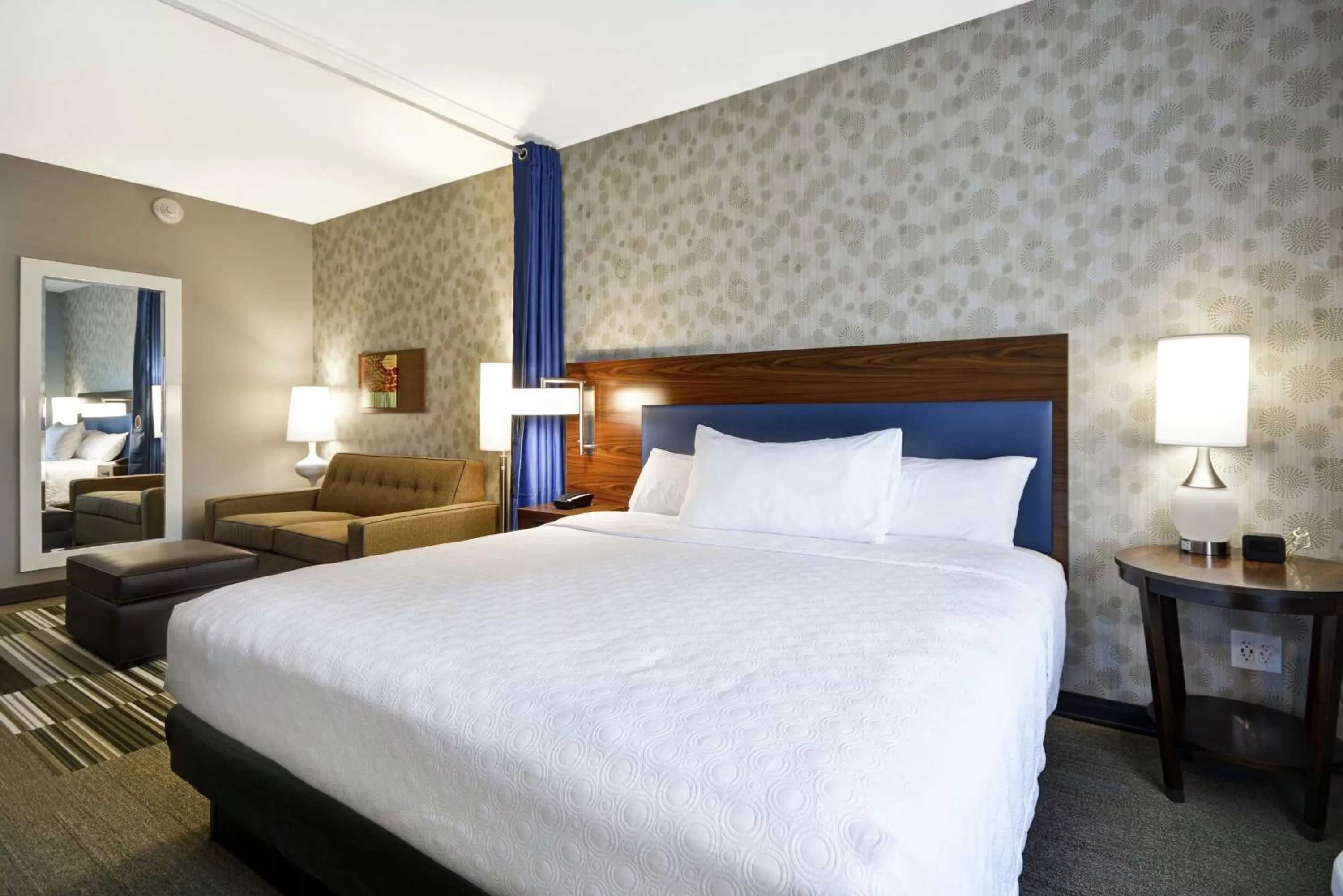 Living room, Bed in Home2 Suites by Hilton Stow Akron