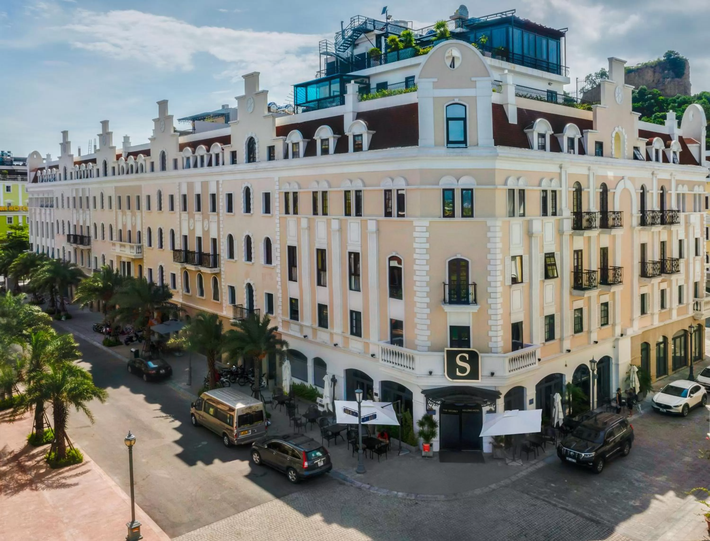 Property building in The Exquisite HaLong Hotel