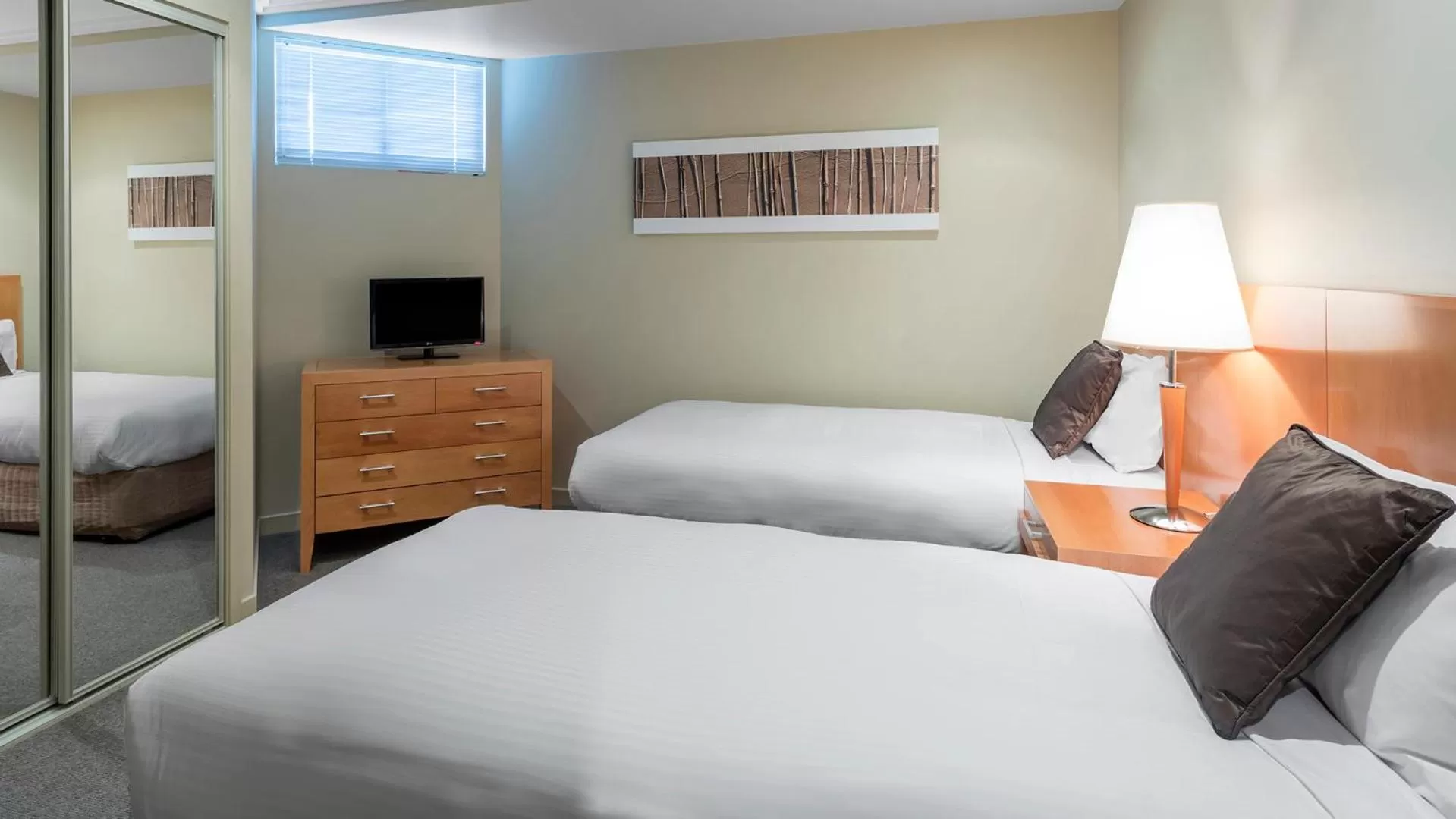 TV and multimedia, Bed in Oaks Hervey Bay Resort and Spa