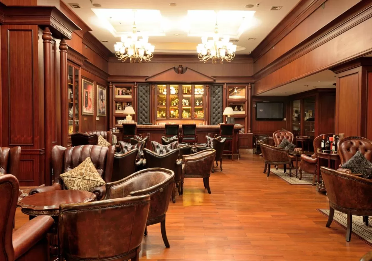 Lounge or bar in Victoria Hotel Guangzhou Zhujiang New Town