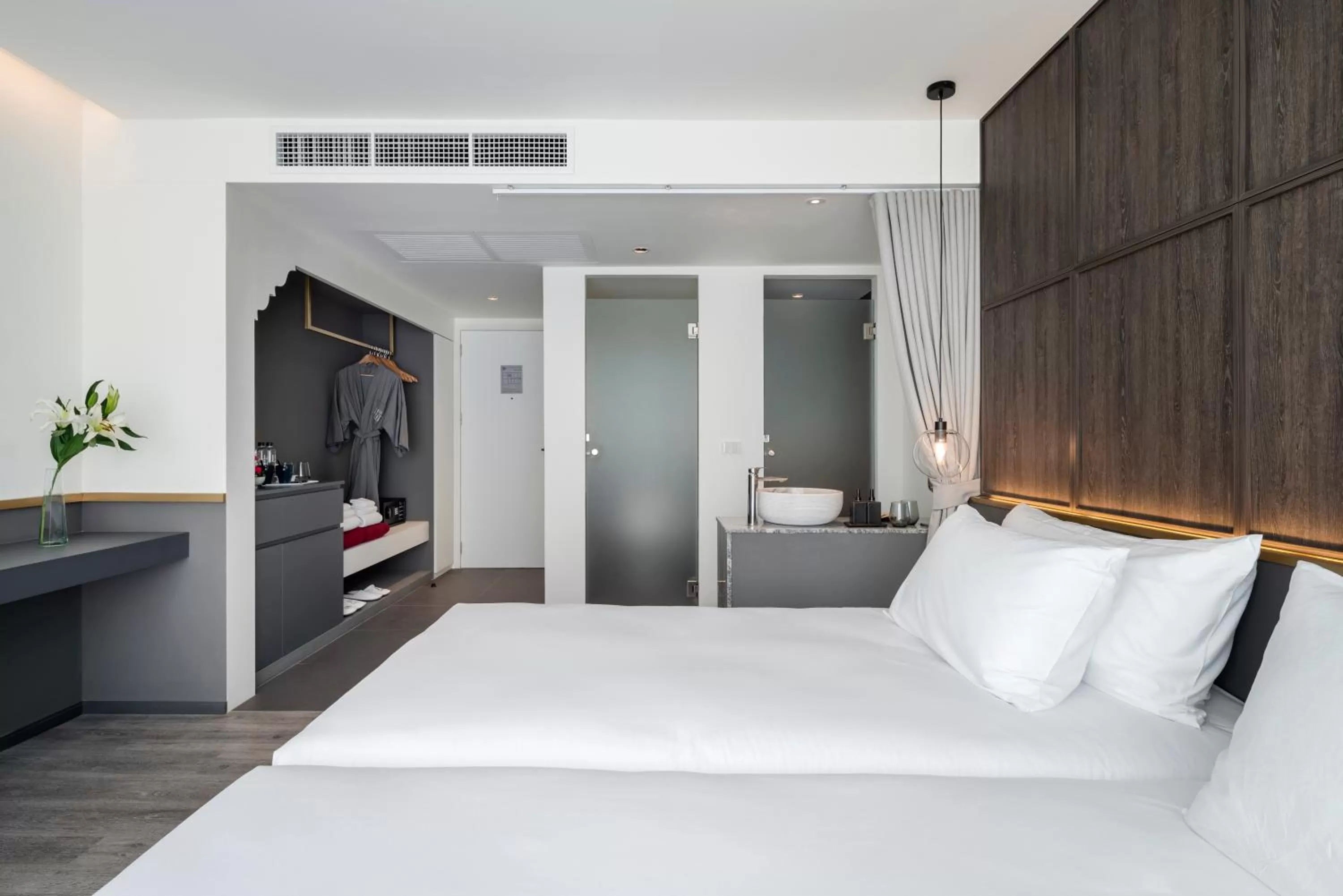 Photo of the whole room, Bed in Lilit Bang Lumphu Hotel