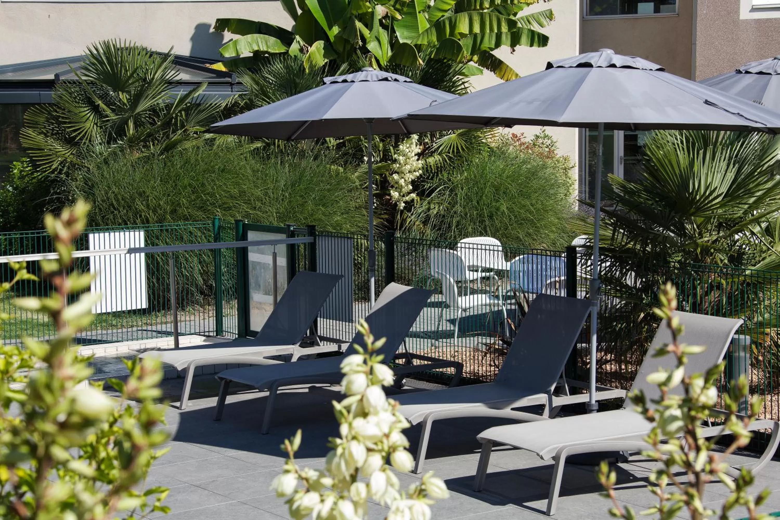 Patio in Novotel Clermont-Ferrand