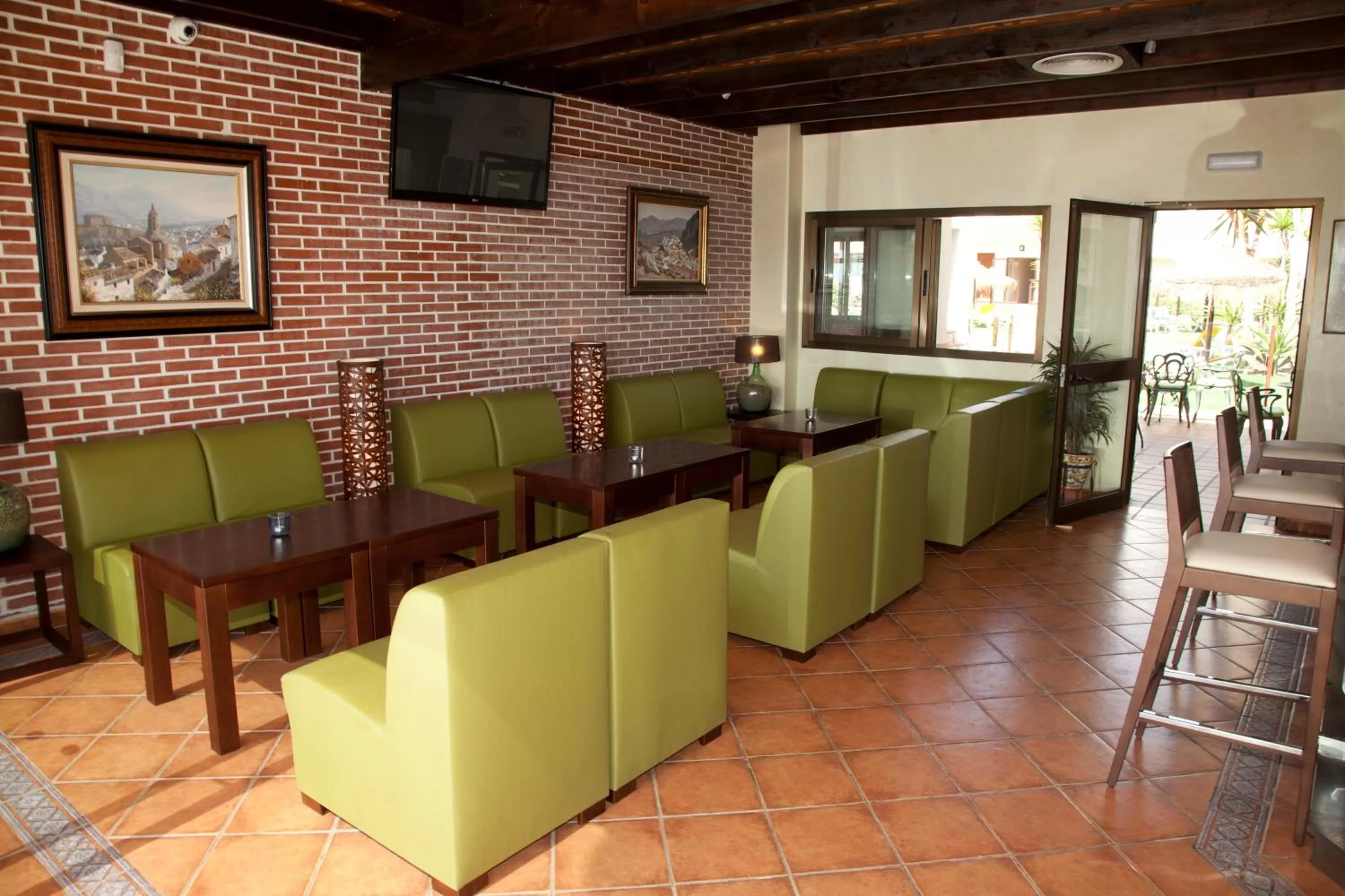 Restaurant/places to eat in Hotel Tarik