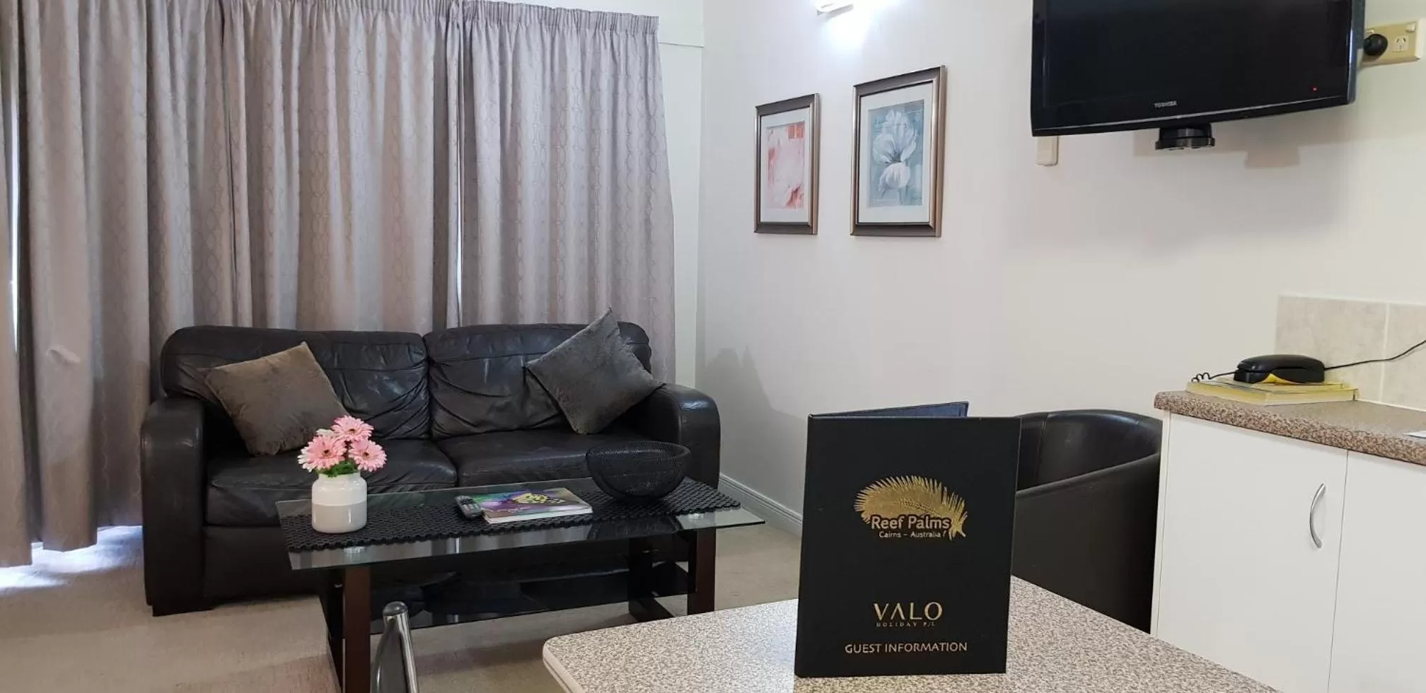 Seating area in Reef Palms