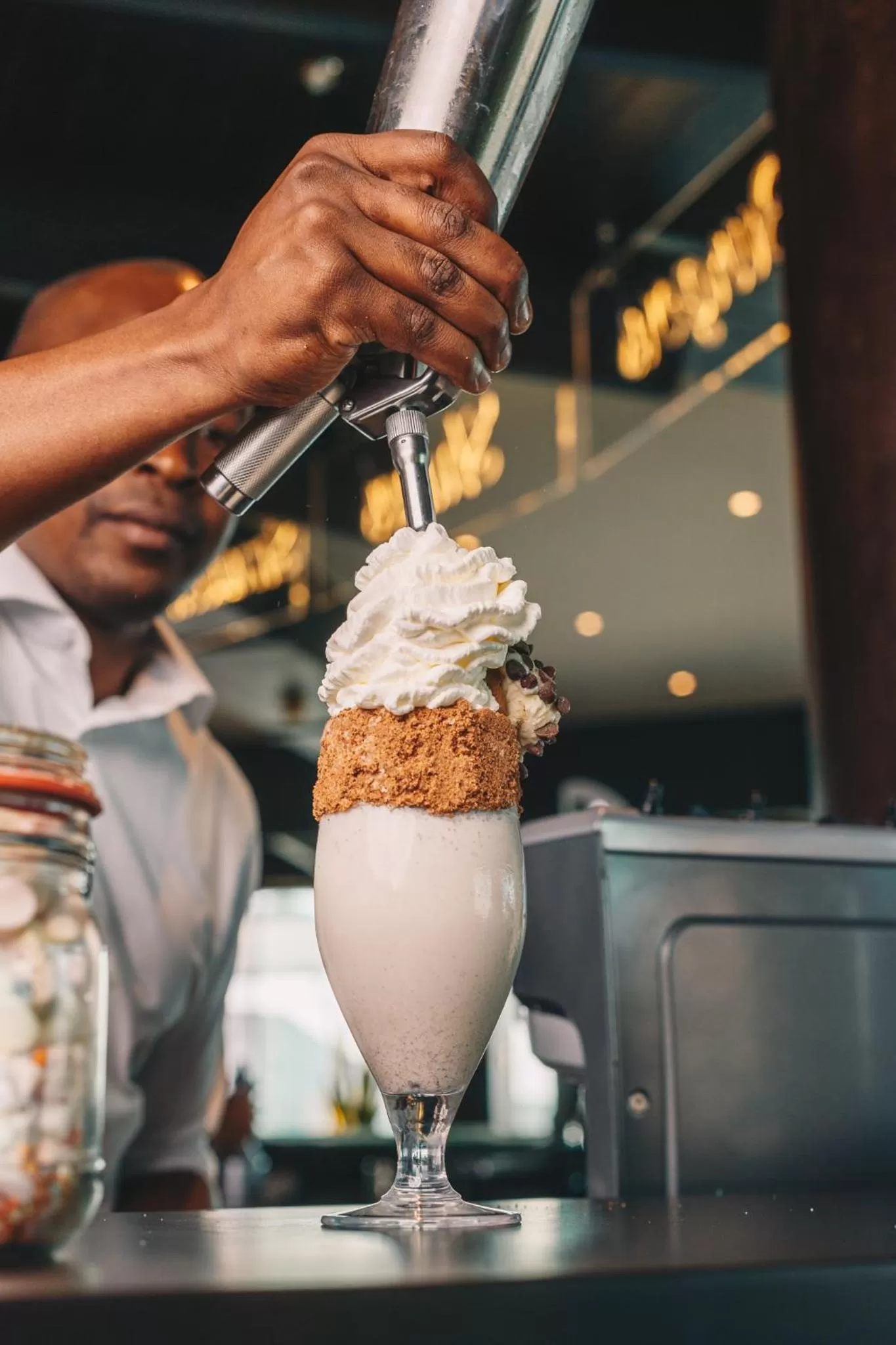 Food and drinks in JA Lake View Hotel, Dubai