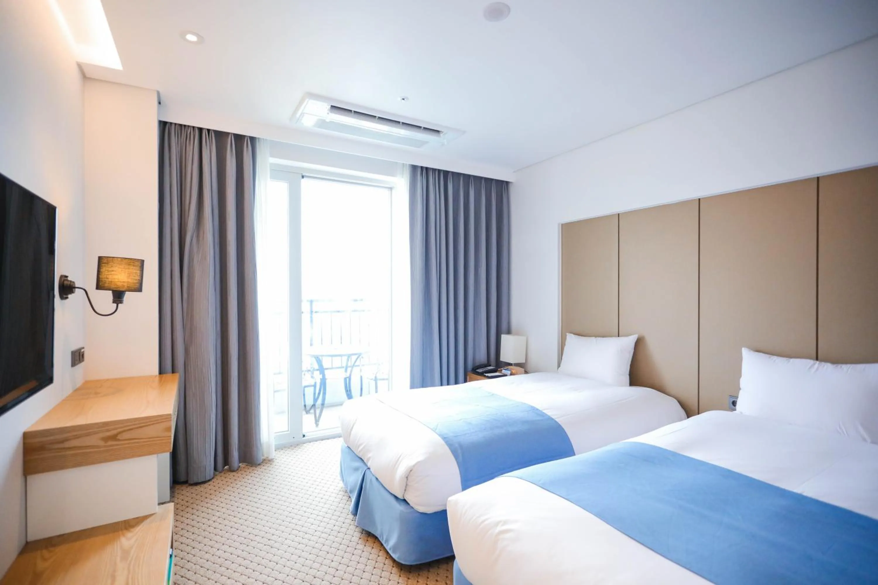 Bed in Hotel Whistlelark, BW Signature Collection