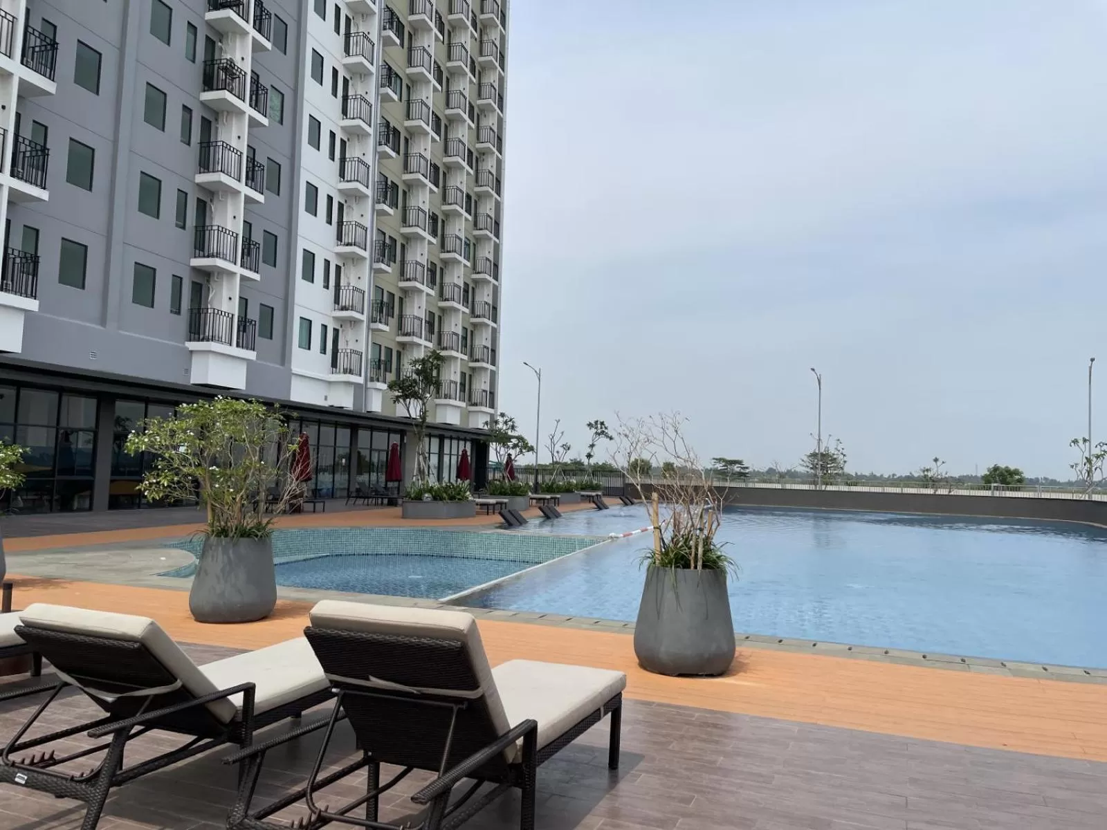 Swimming pool in Hotel Osaka PIK2