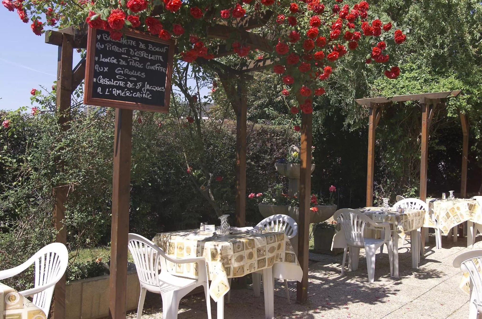 Restaurant/places to eat in Logis Hôtel - Le Relais du Parisis