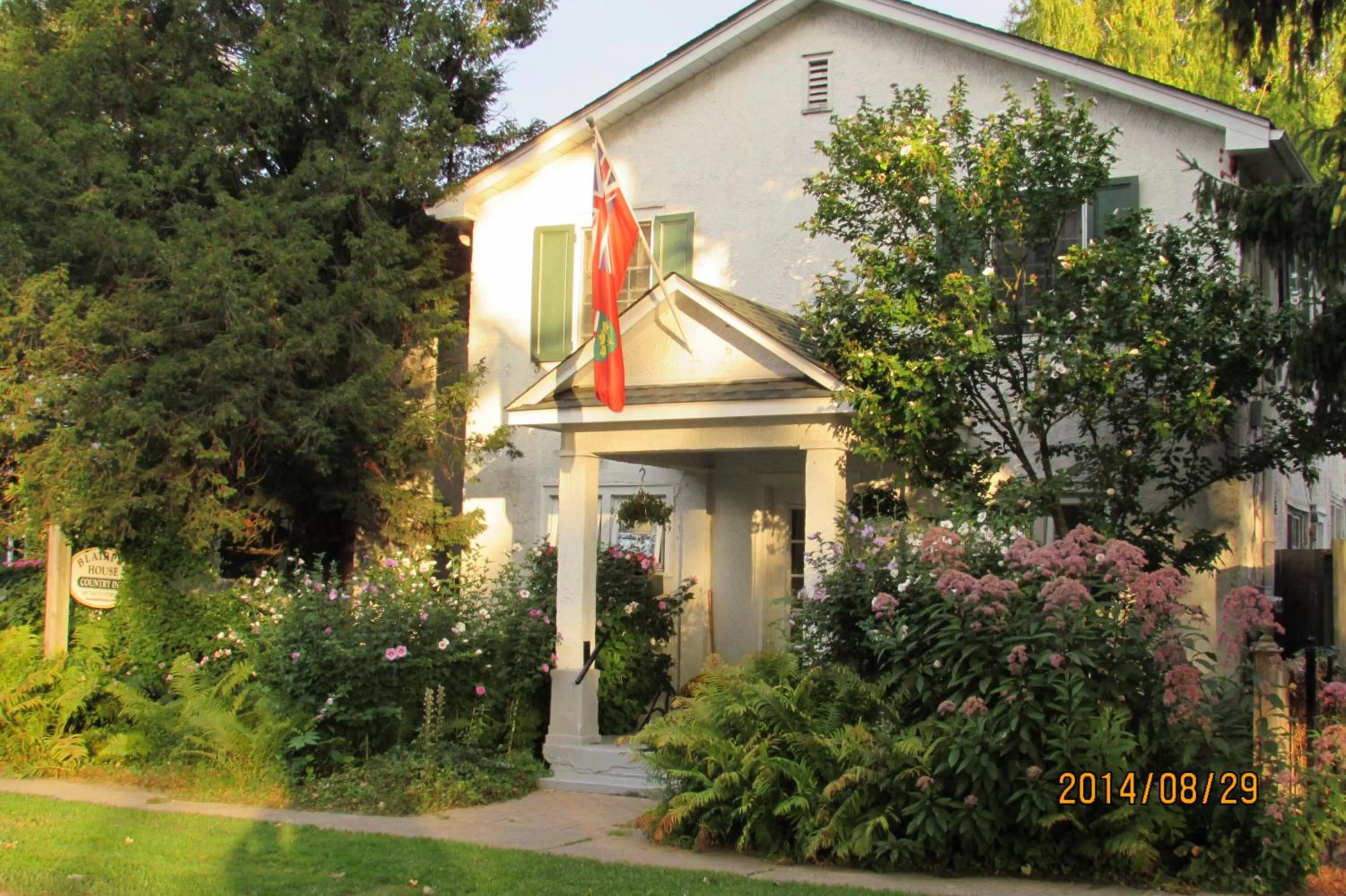Facade/entrance, Property Building in Blairpen House Country Inn