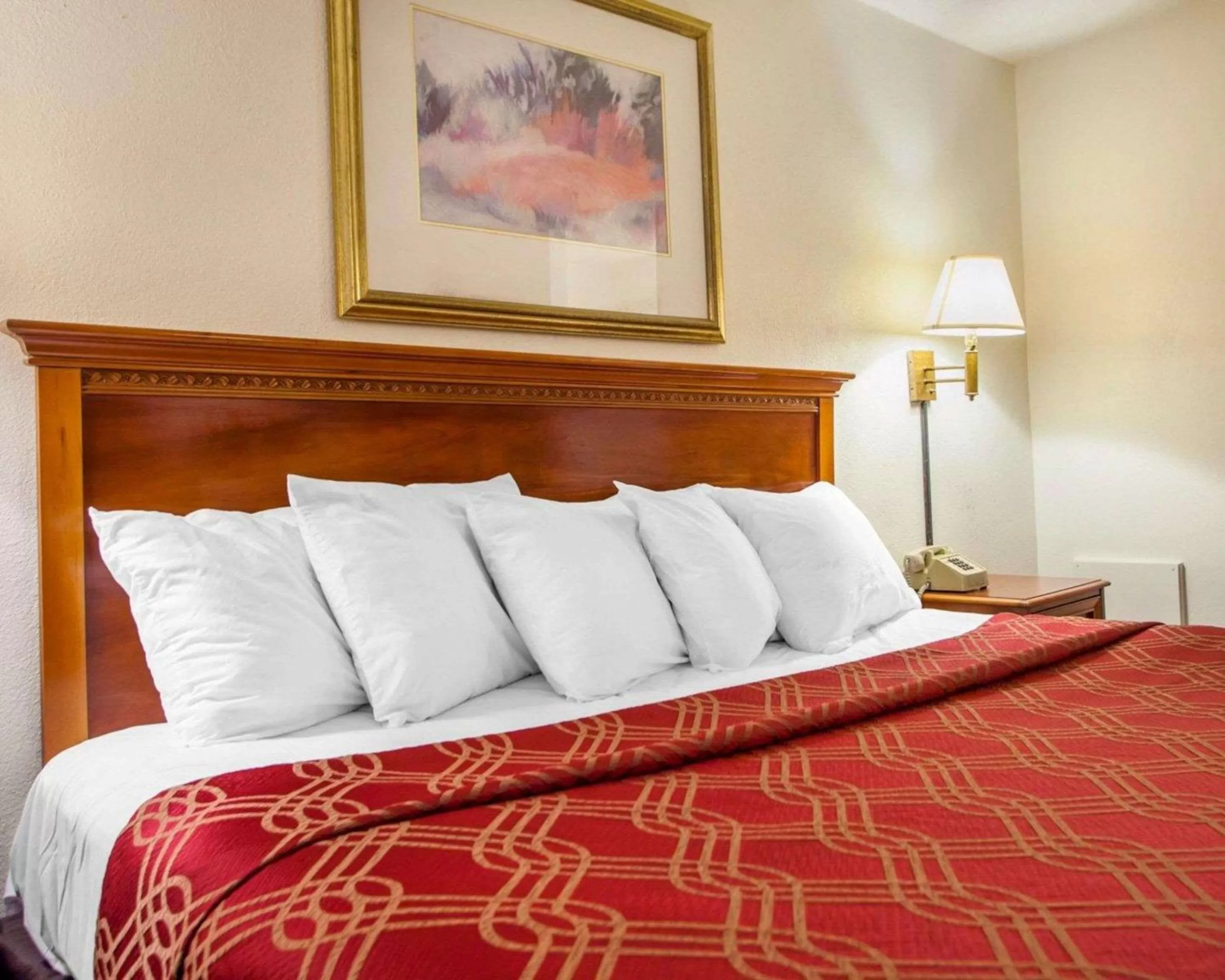 Photo of the whole room, Bed in Econo Lodge Somers Point