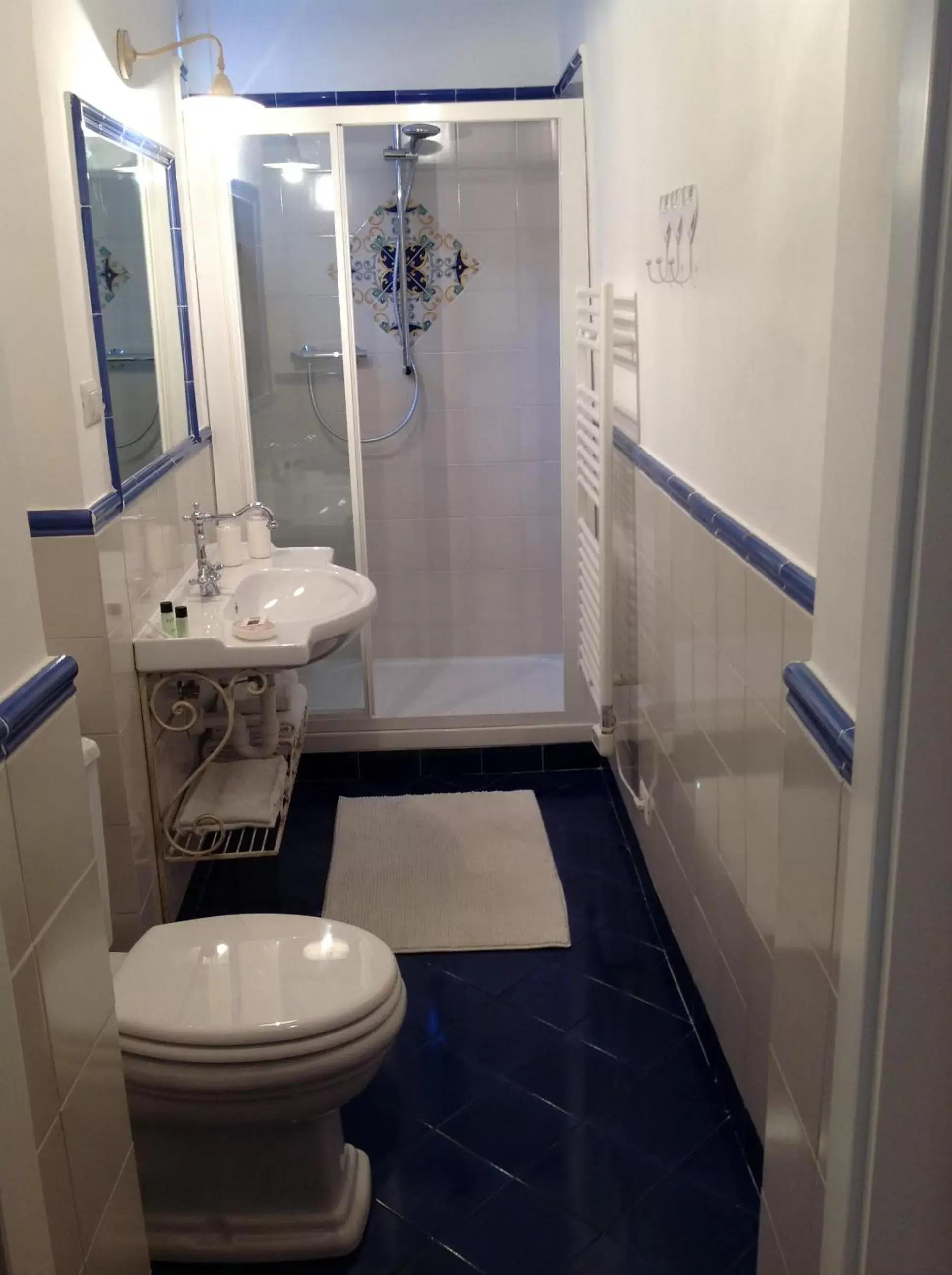 Double or Twin Room in B&B Michelangeli - Private parking Double or Twin Room in B&B Michelangeli - Private parking