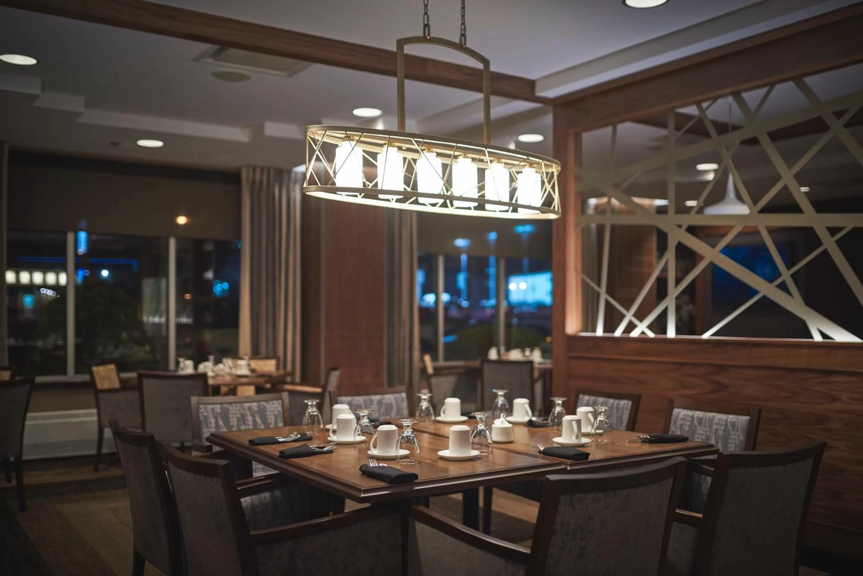 Restaurant/places to eat in Capital Hotel