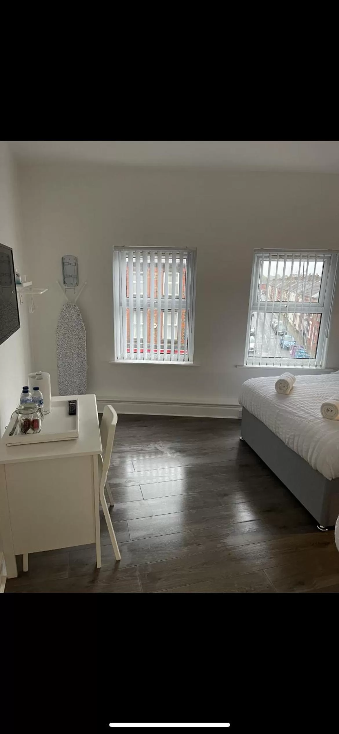 Seating Area in County road rooms