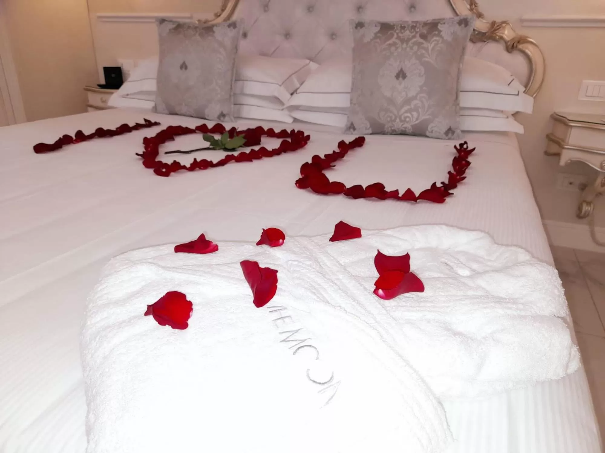 Area and facilities, Bed in The Moon Boutique Hotel & Spa