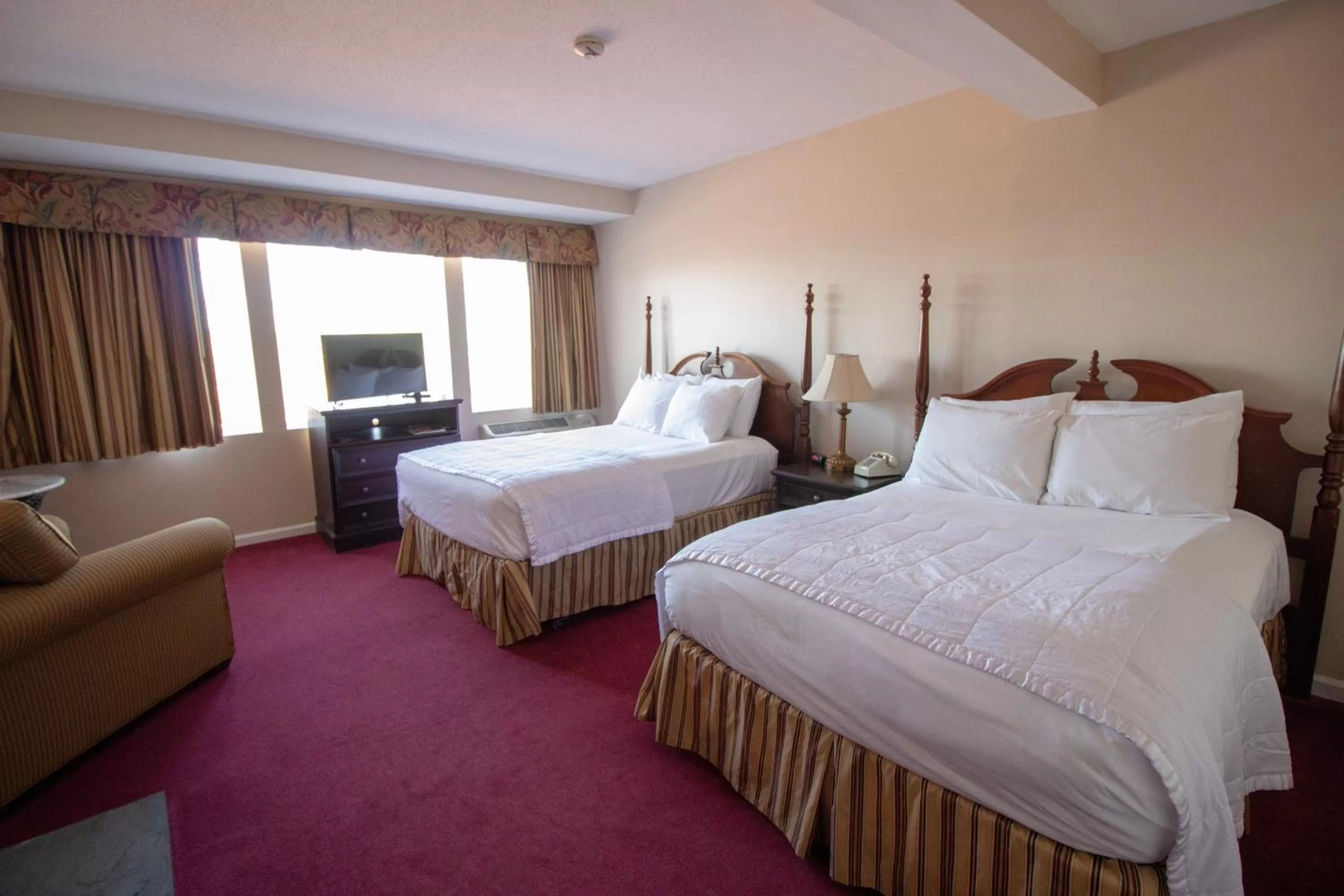 Bed in The Lucerne Inn