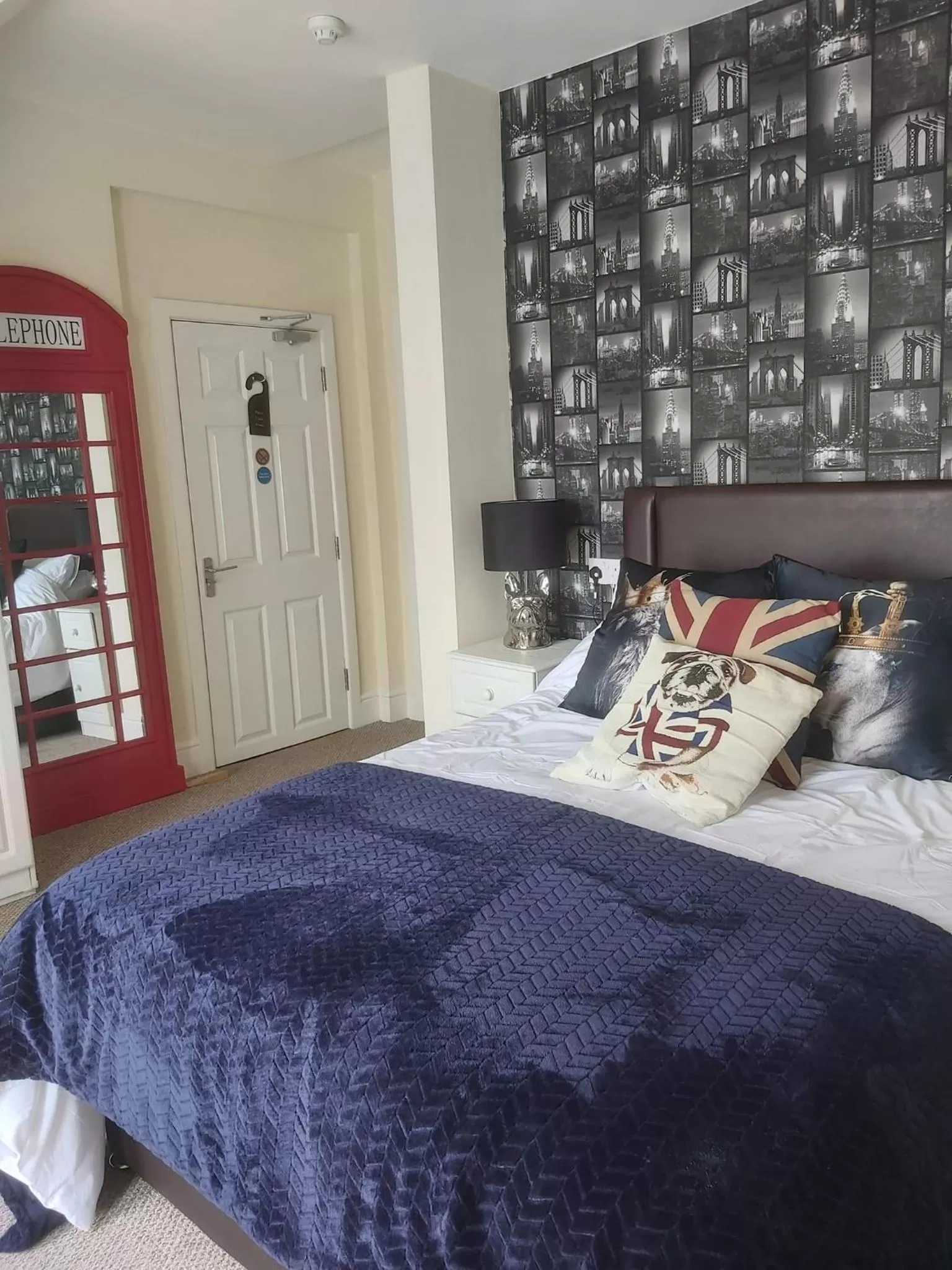 Bed in The Dudley Hotel