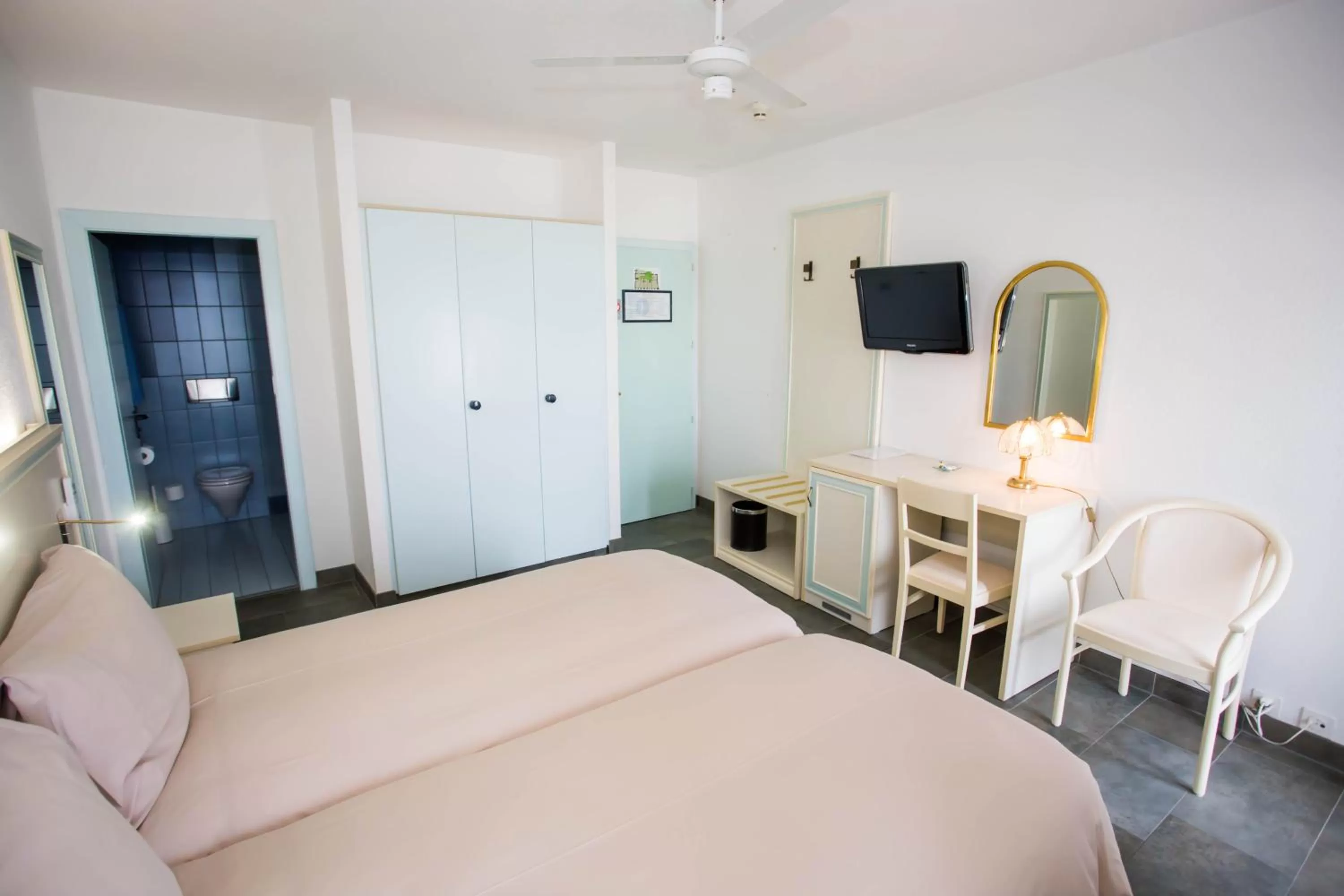 Bed in Hôtel du Port