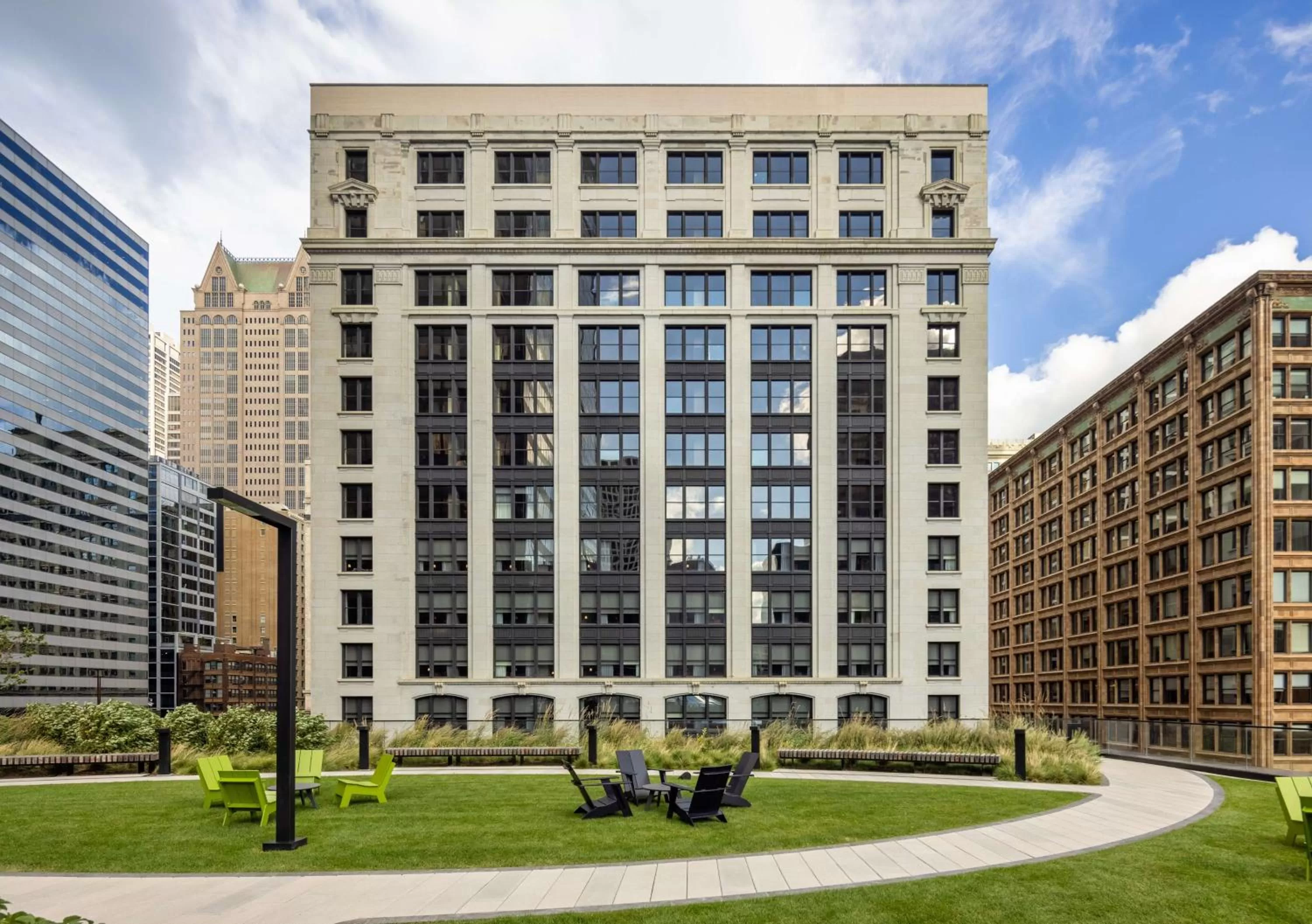 Property building in Hilton Garden Inn- Chicago Central Loop
