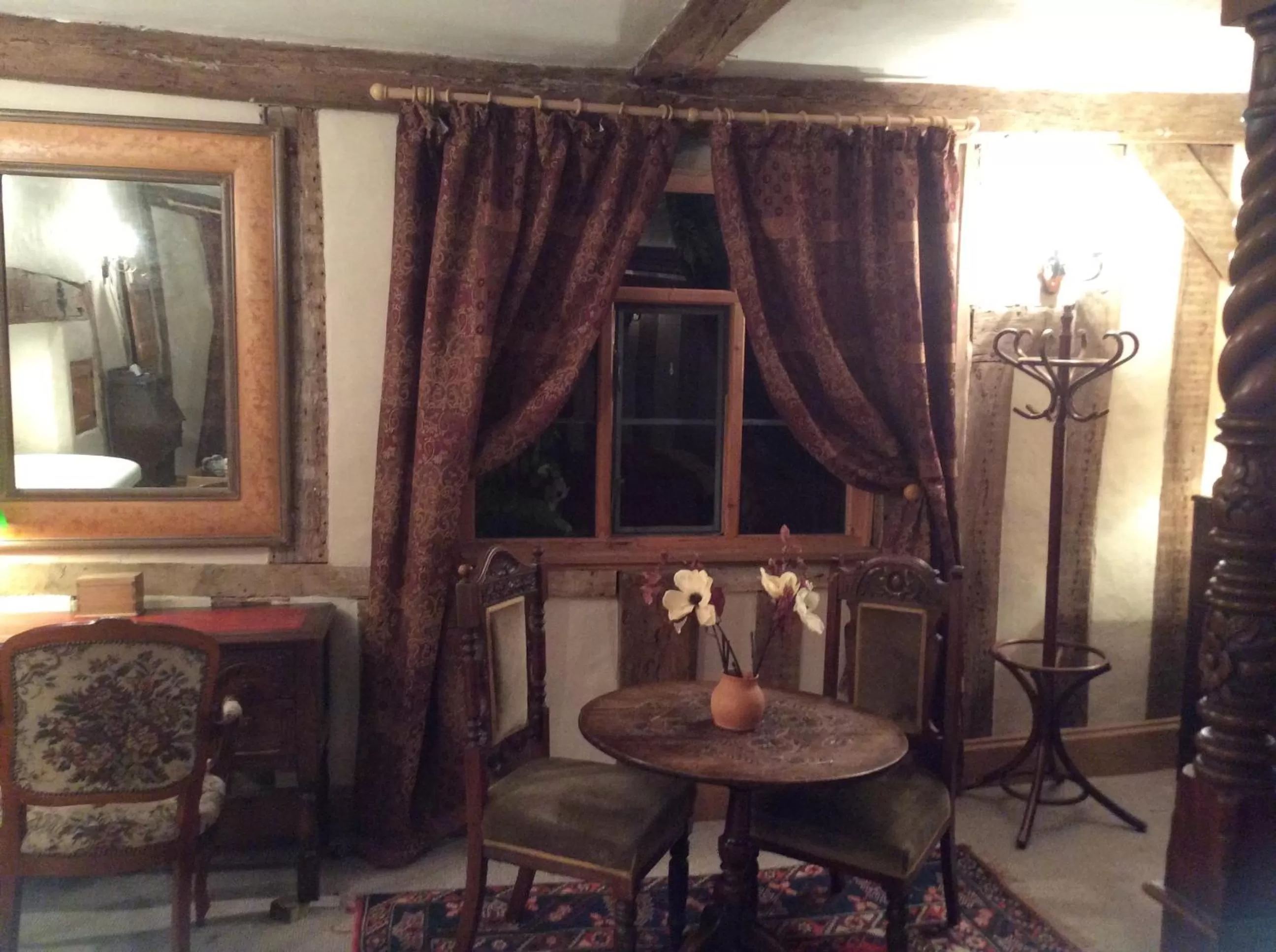 Dining area in Valley Farmhouse, Westhall