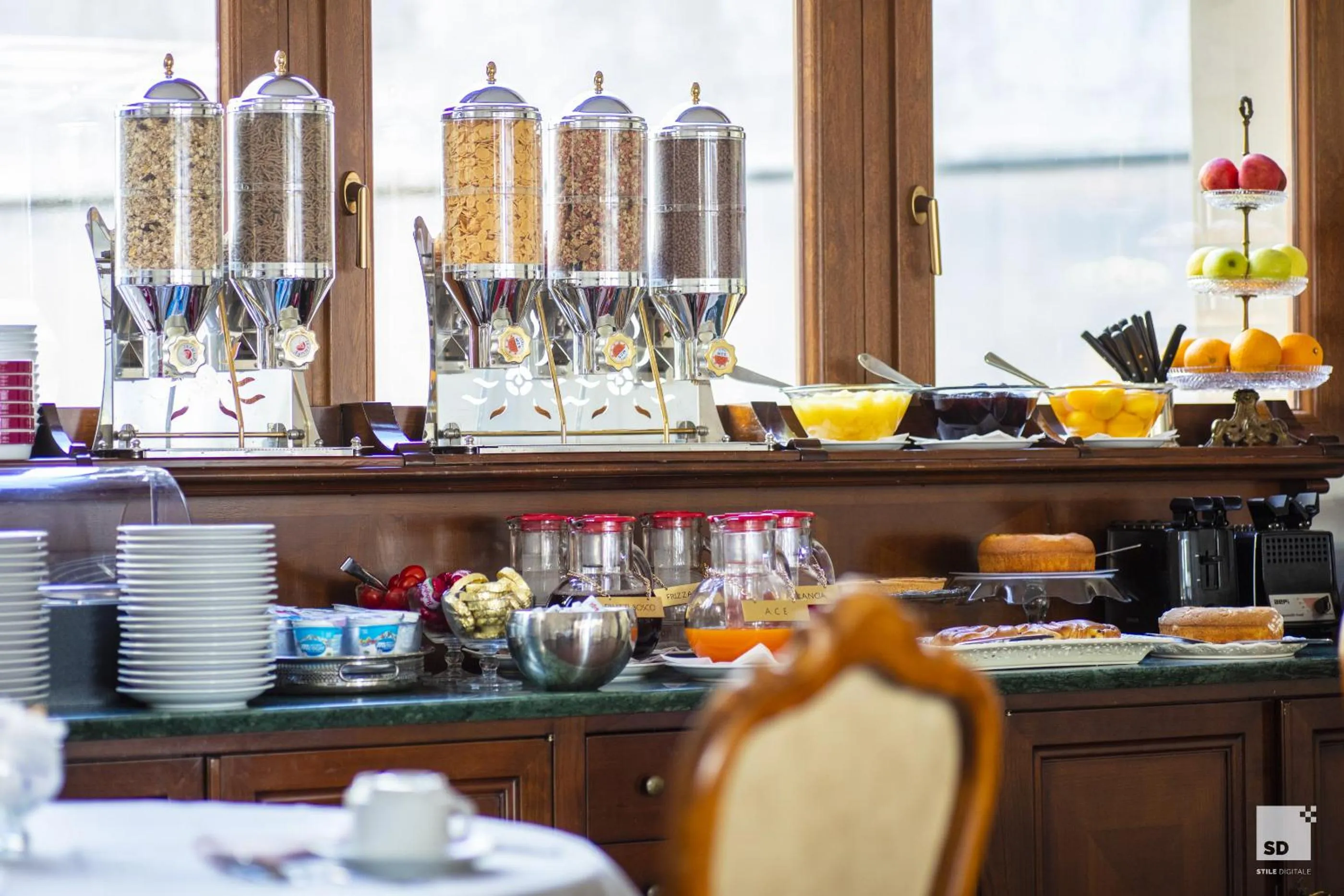 Food and drinks in Admiral Hotel