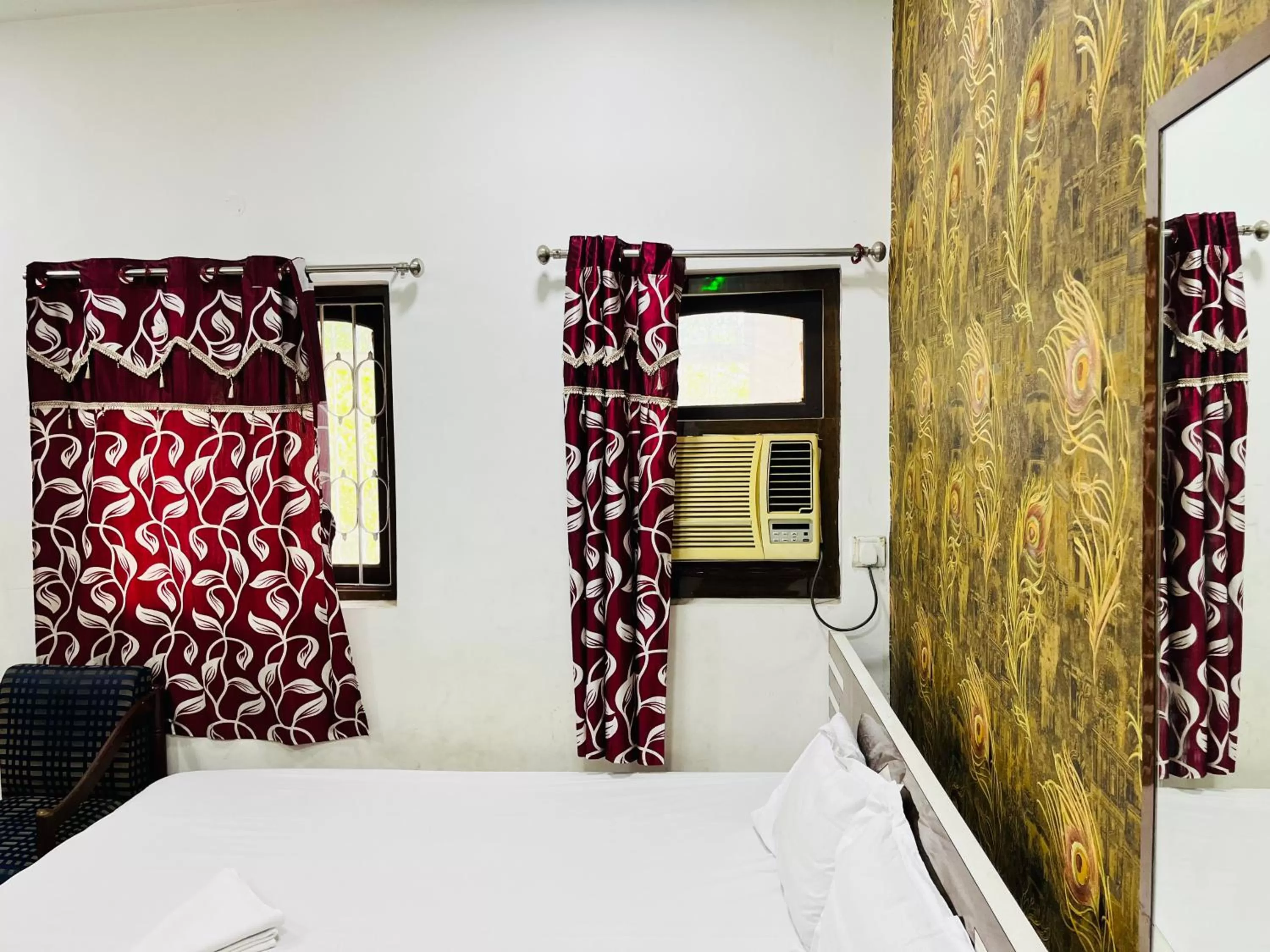 Photo of the whole room, Bed in Hotel Airlines