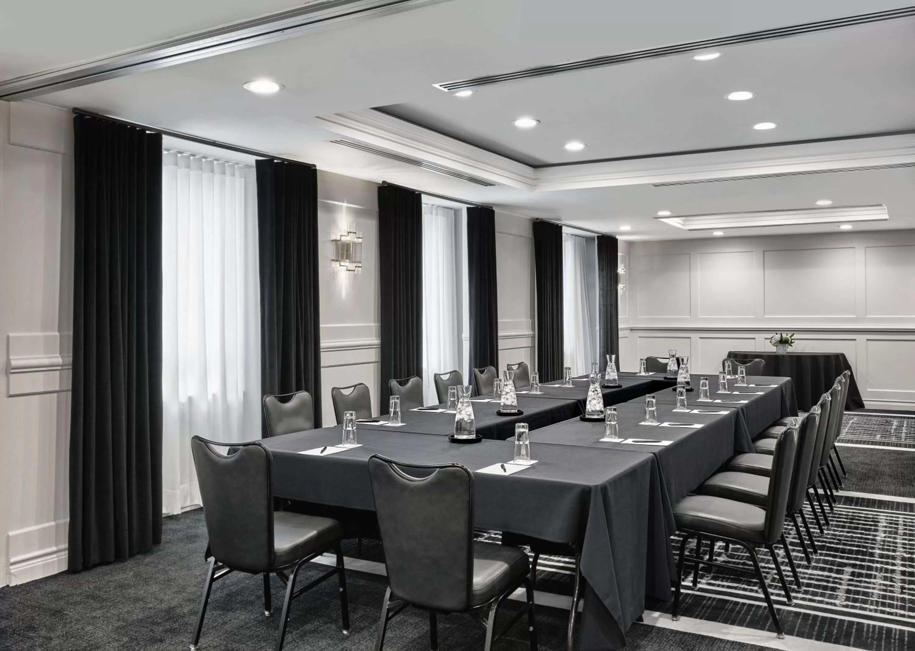Meeting/conference room in Vogue Hotel Montreal Downtown, Curio Collection by Hilton