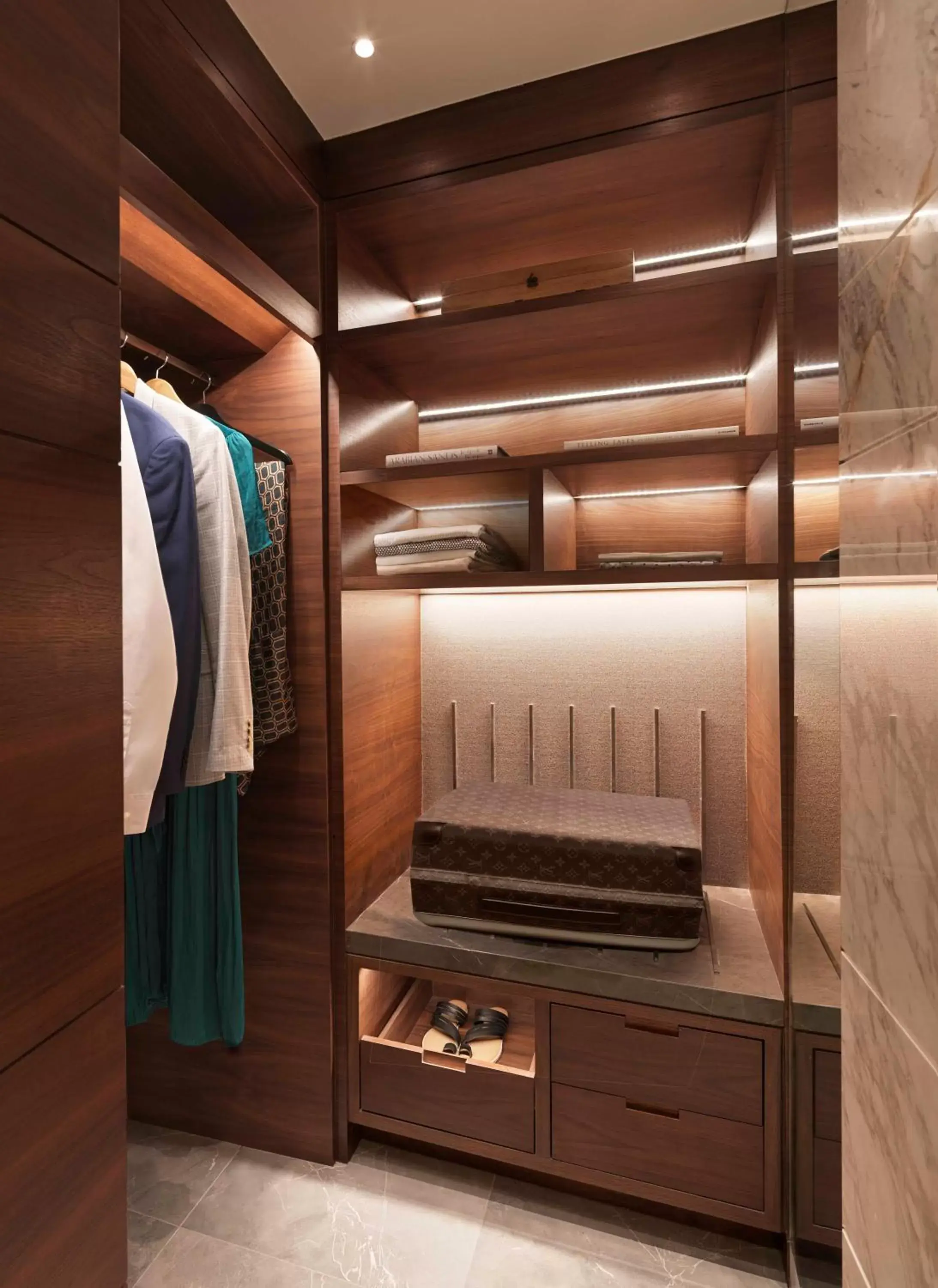 One Bedroom Sea View Suite with King Bed and Balcony in InterContinental Ras Al Khaimah Resort and Spa, an IHG Hotel One Bedroom Sea View Suite with King Bed and Balcony in InterContinental Ras Al Khaimah Resort and Spa, an IHG Hotel