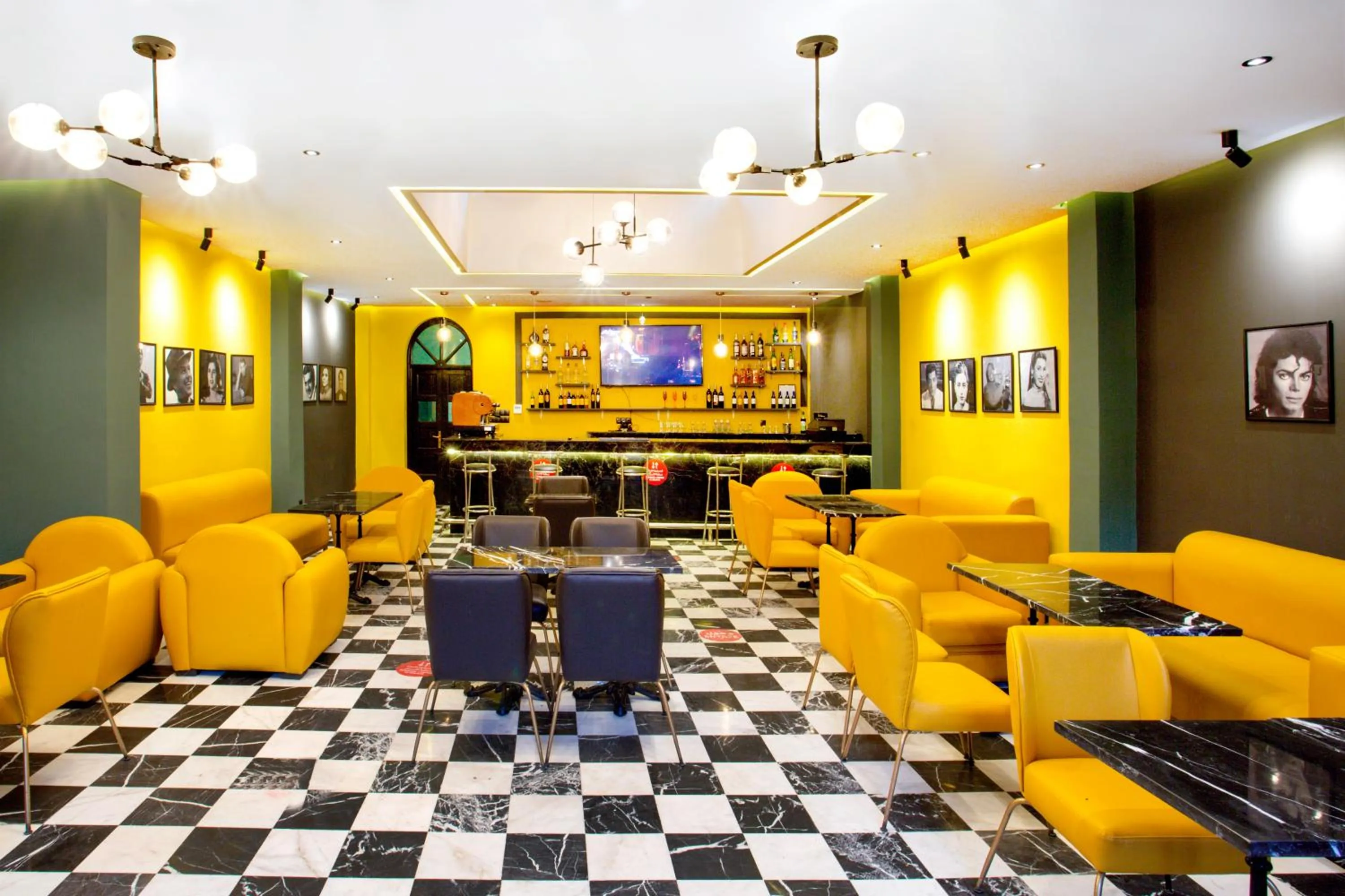 Lounge or bar in Hotel Akabar